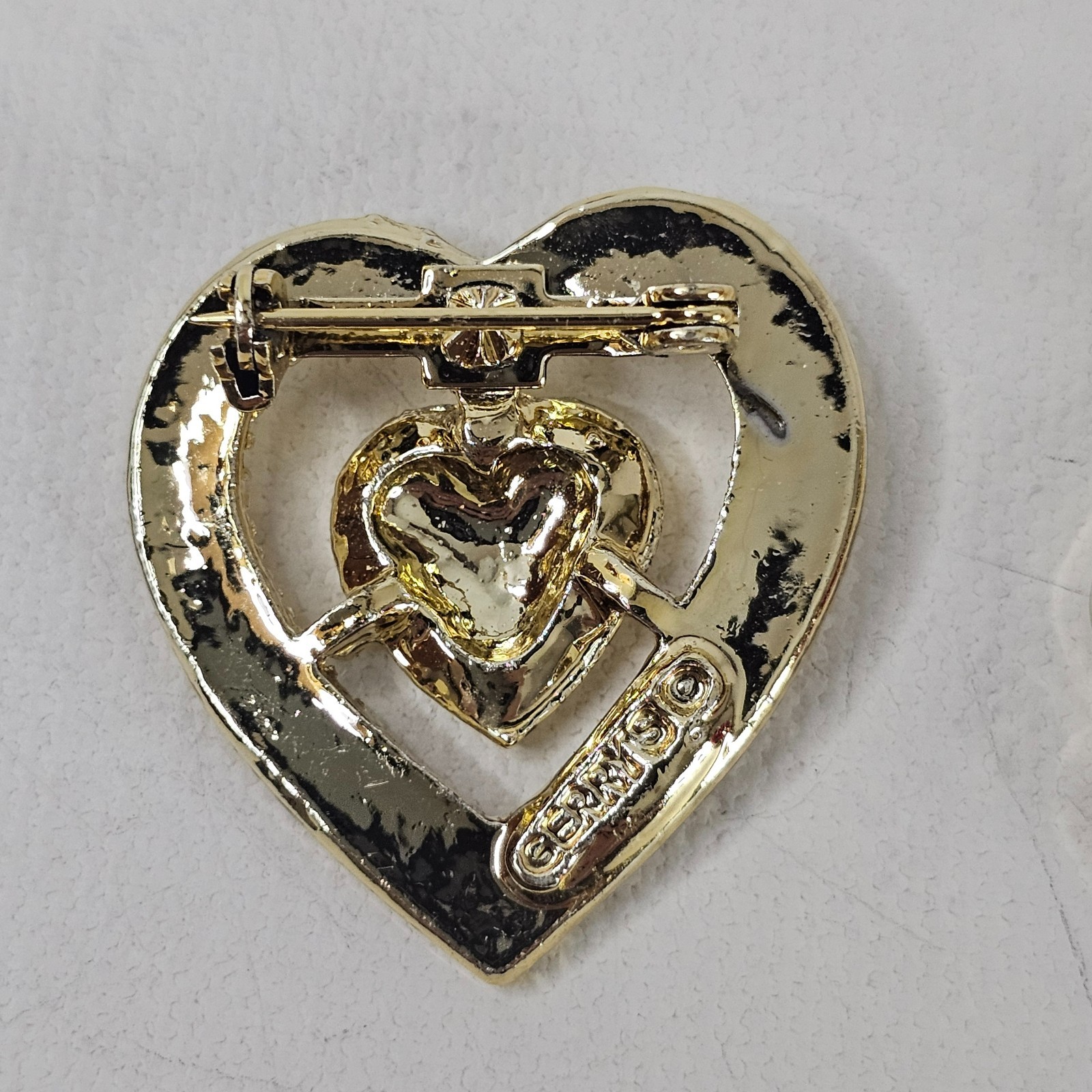 Vintage Gerry’s Wreath Flower And Heart Brooch Lot of 2 Gold Tone Open Work