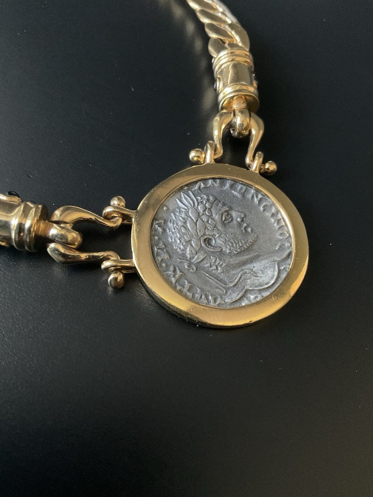 Vintage Gold Tone Faux ROMAN SOLDIER COIN Necklace Chunky Thick Chain 16”