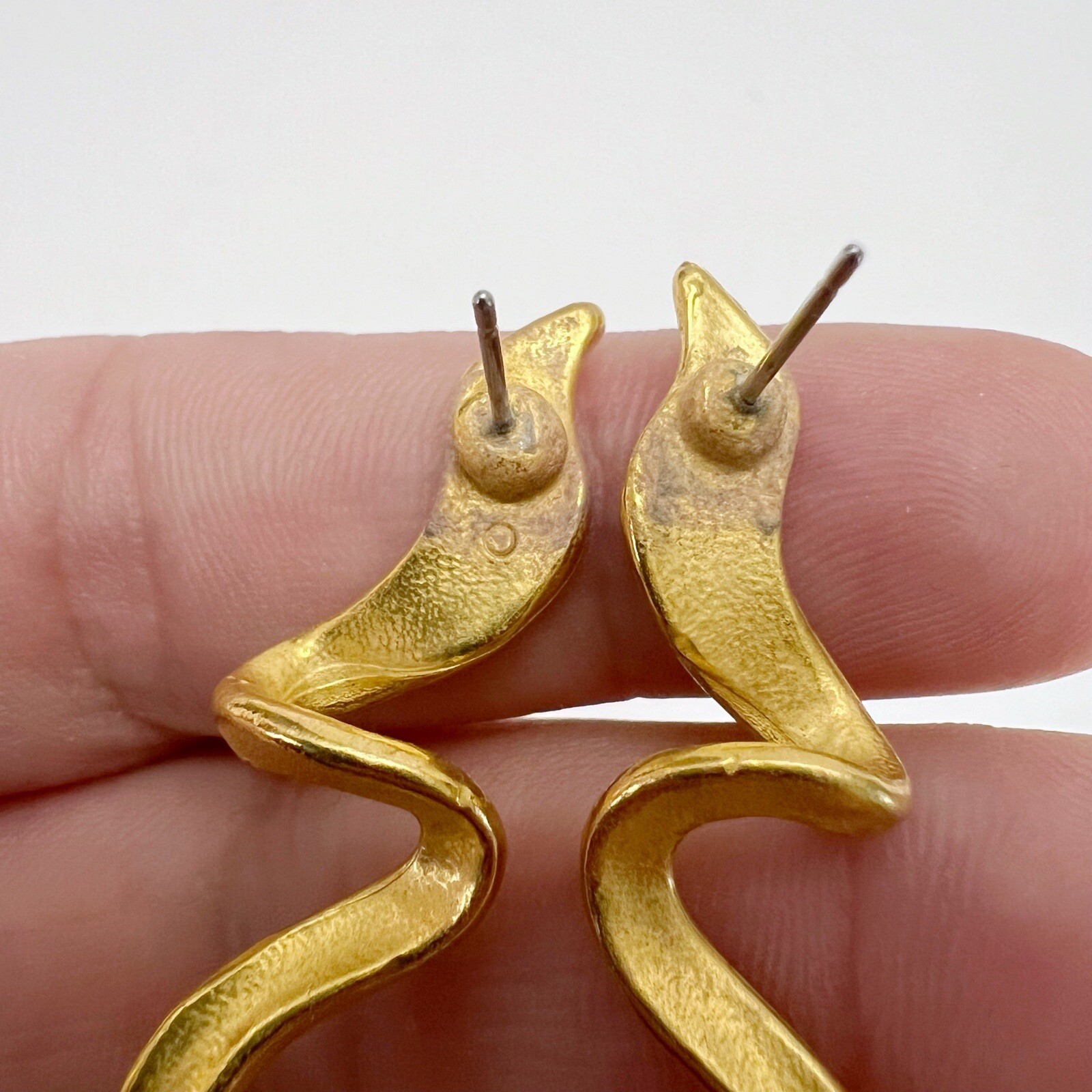 Vintage Matte Goldtone Faux Pearl Swirl Ribbon Spiral Drop Dangle Earrings