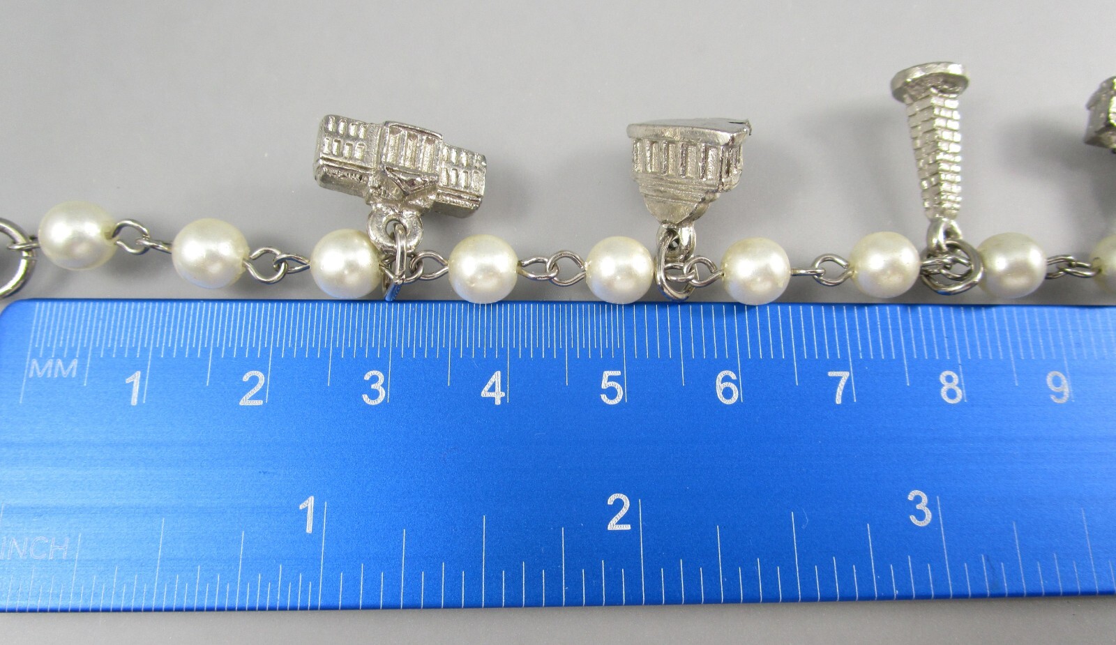 Vtg Washington DC Architecture Buildings Charm Souvenir Bracelet Faux Pearls 815