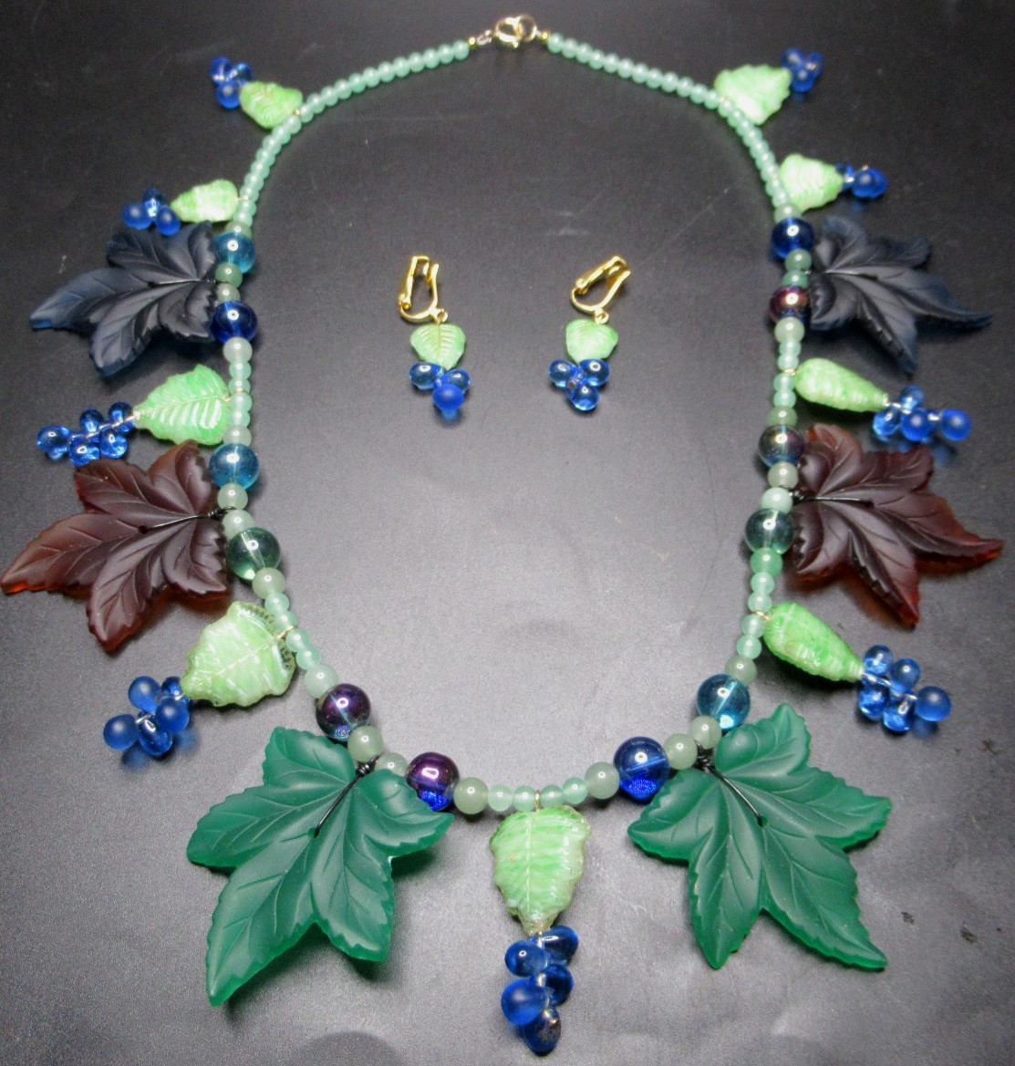 Amazing Jade & Glass Leaves Beaded Vintage Necklace Earring Set