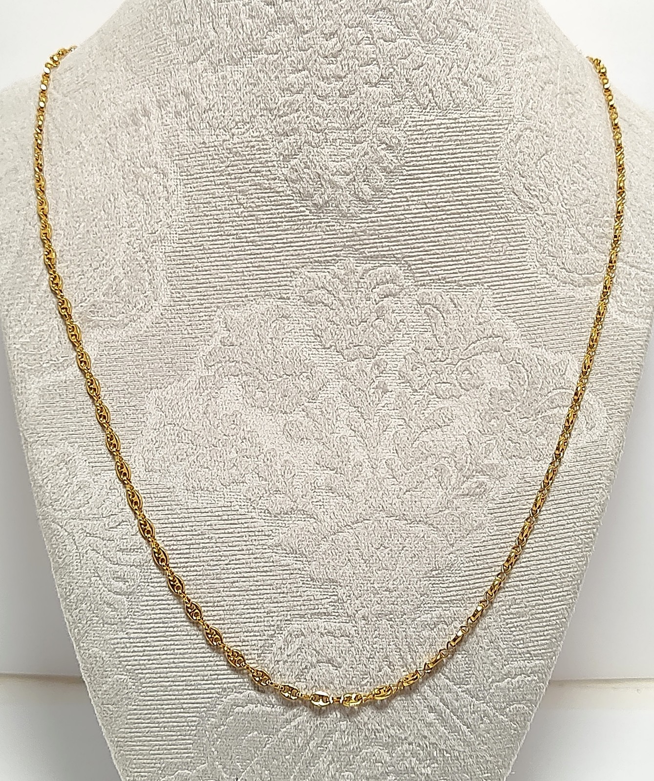 Beautiful Vintage signed MONET 24″ X-Long Gold Tone Chain Link Necklace