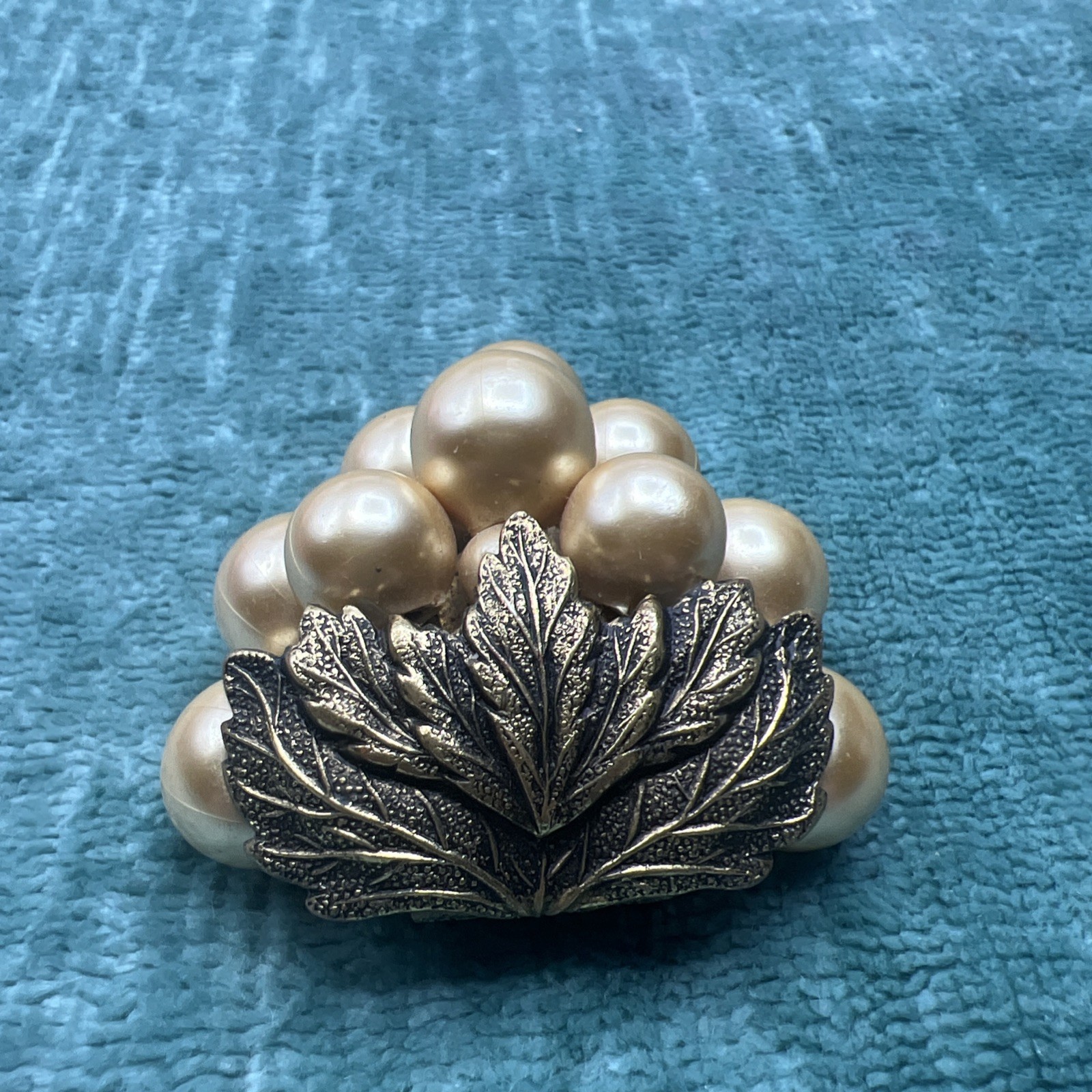 Vintage LARGE 2” Gold Tone Bunch Of Grapes Faux Pearl Antique Dress Scarf Clip