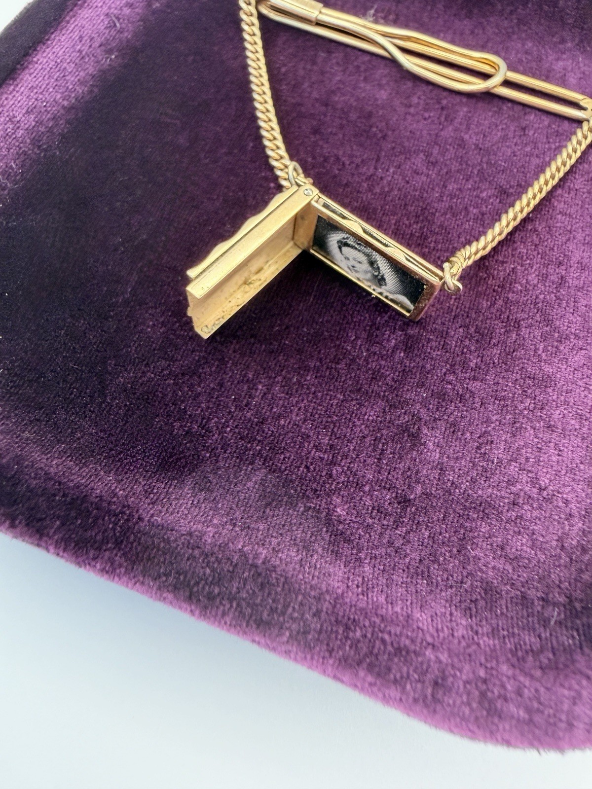 Vintage SWANK Sweetheart Tie Chain Locket 1940-1950 Gold Tone Secret Photo Deco