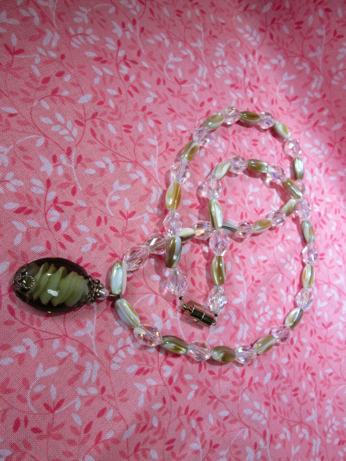 Glass Shell & Acrylic Bead Pendant Necklace 23″ / Neutral Tones & Clear / F