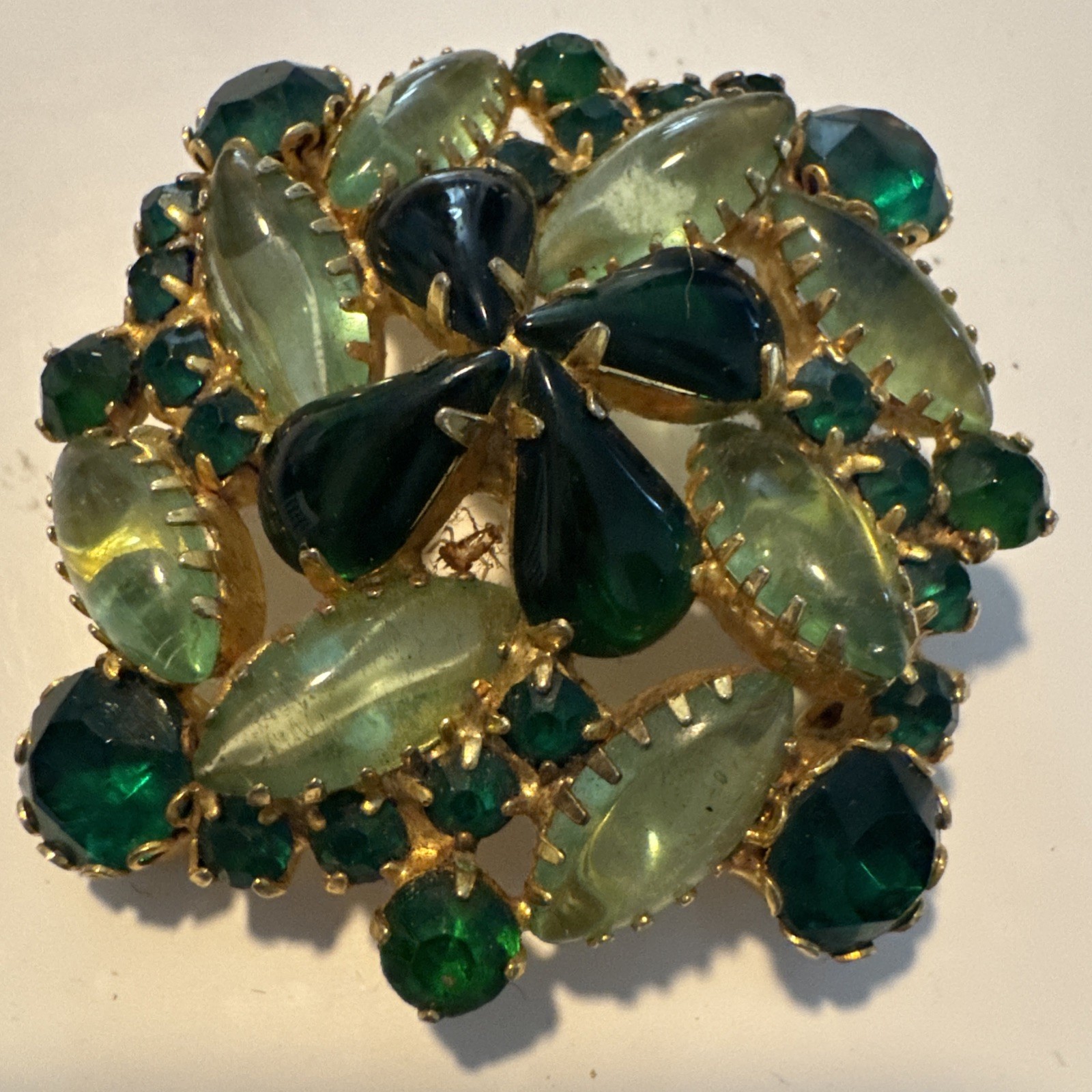 Vtg Emerald Greens, Light Greens Goldtone Pin Brooch