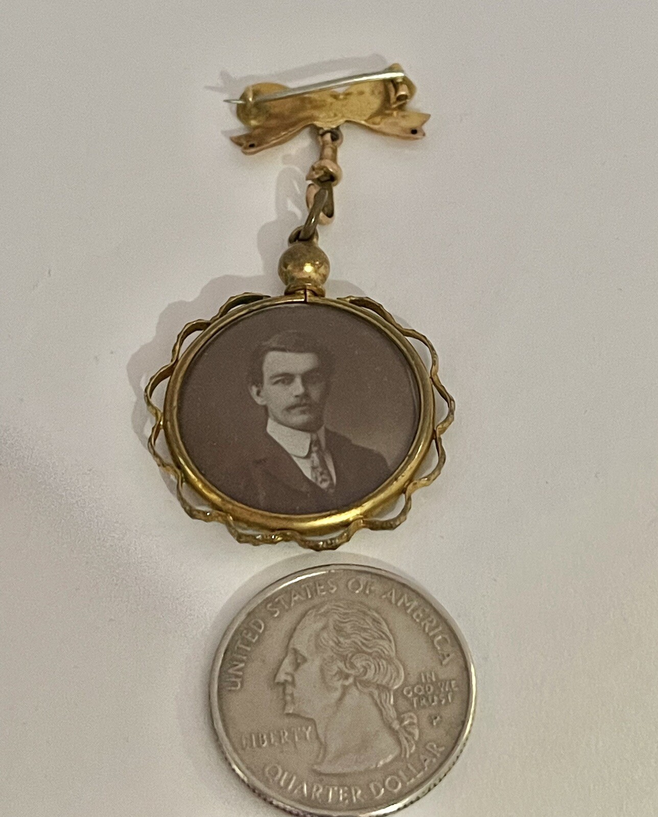 Antique A.J.C 9 Carat Gold Art Nouveau Double Portrait Photos Bow Pendant Brooch