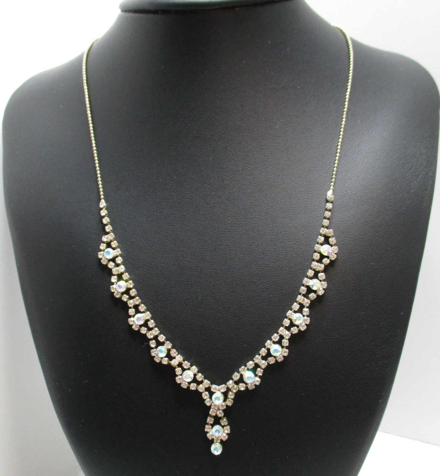 VINTAGE SIGNED CLAIRE’S DIAMANTE & PASTEL AB GLASS CRYSTAL RHINESTONES NECKLACE