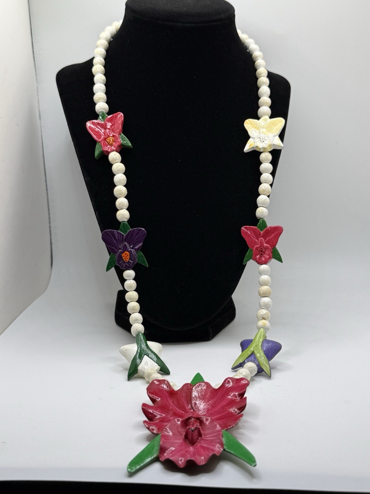 Vintage Hand-Carved Wood Orchid Necklace Tropical Flowers Red Cream Purple