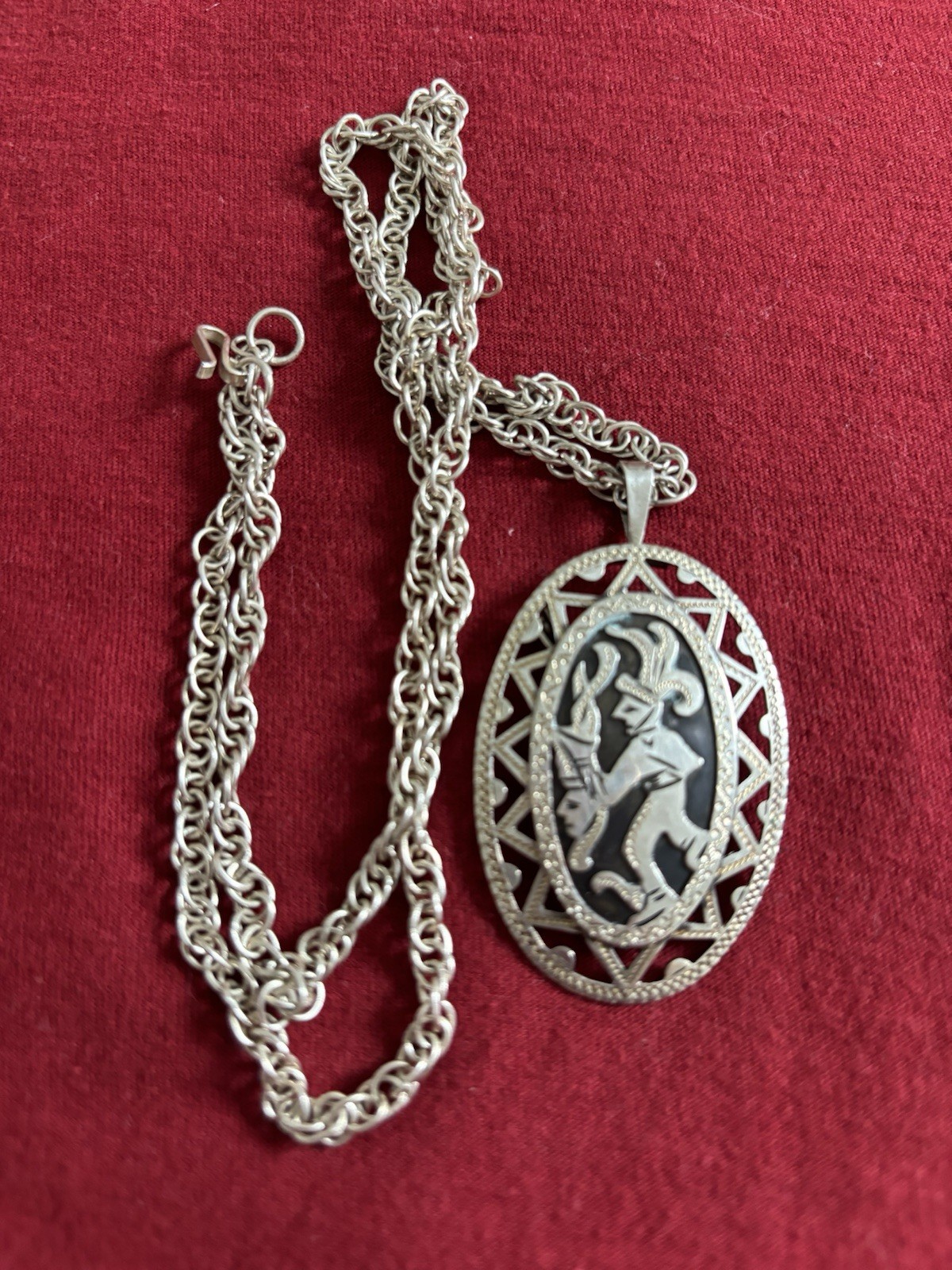 Sterling Pandantiv & Brooch, Chain 23 Inch Long Aztec Depicting