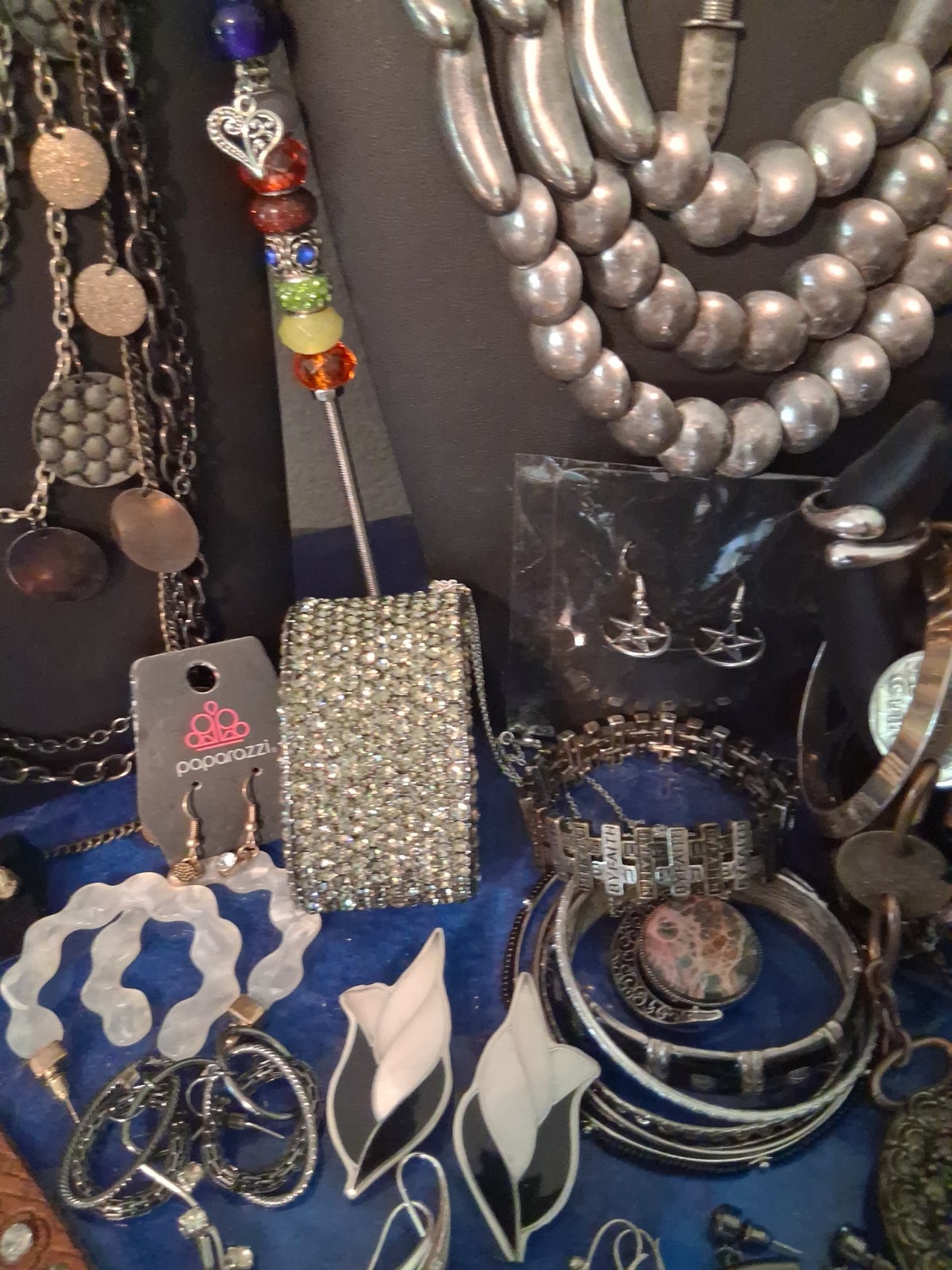 62 Pc Vtg-Now Retro Metal Tones Estate Costume Jewelry Wear/Sell/Craft 3.5# LT63