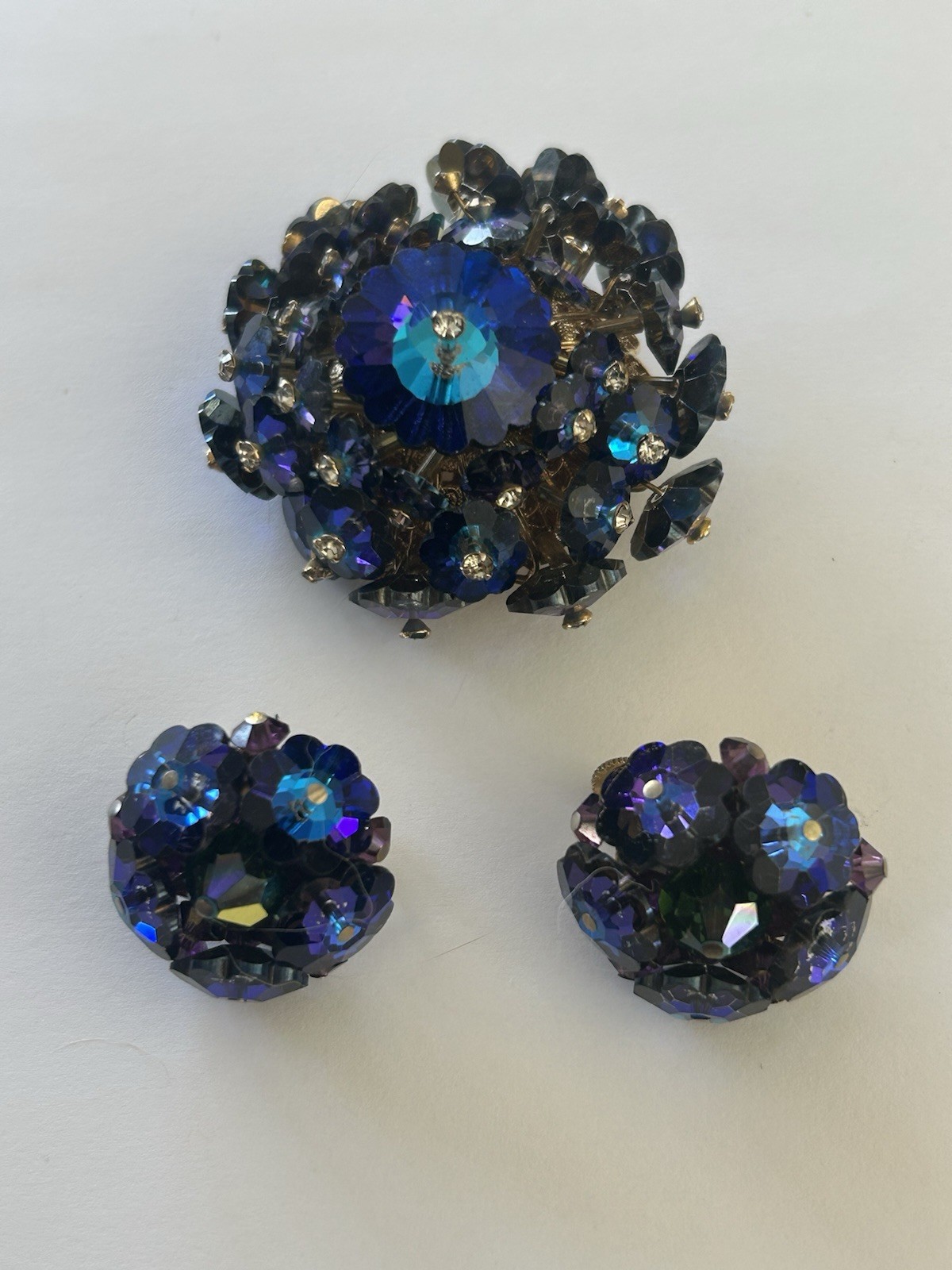 Vtg Signed Vendome Blue Purple Margarita Rivoli Glass AB Brooch And Earrings Set