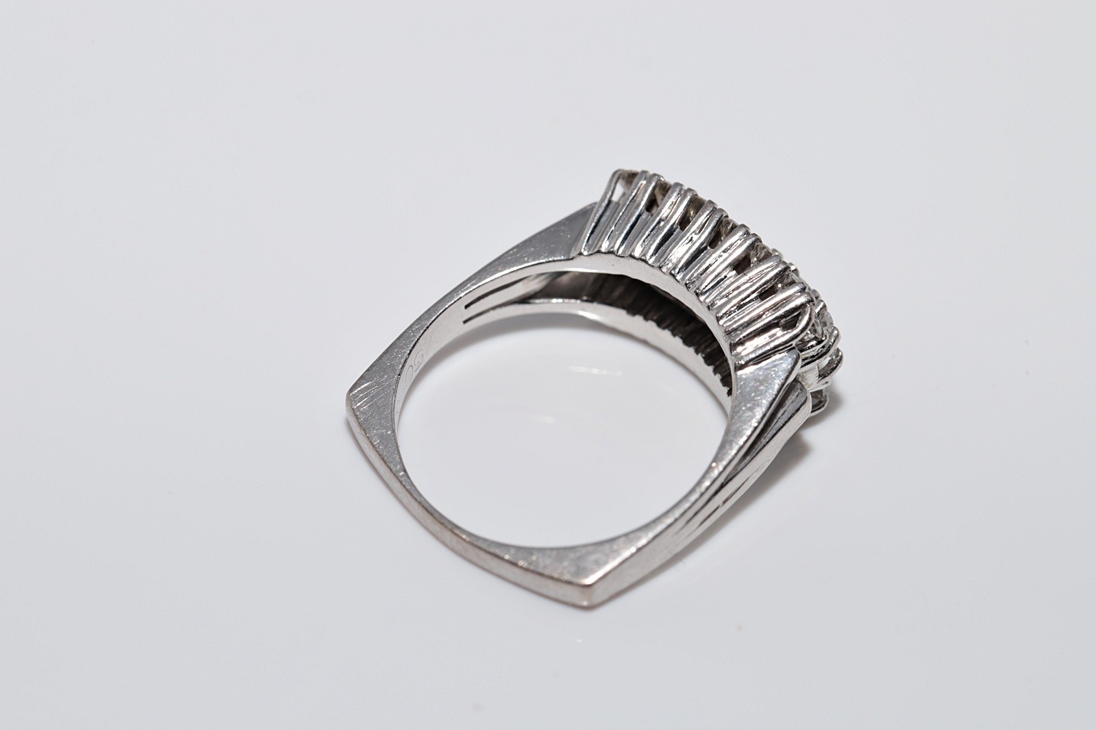 Antique Circa 1920s Art Deco 18k Gold Natural Diamond Decorated Ring