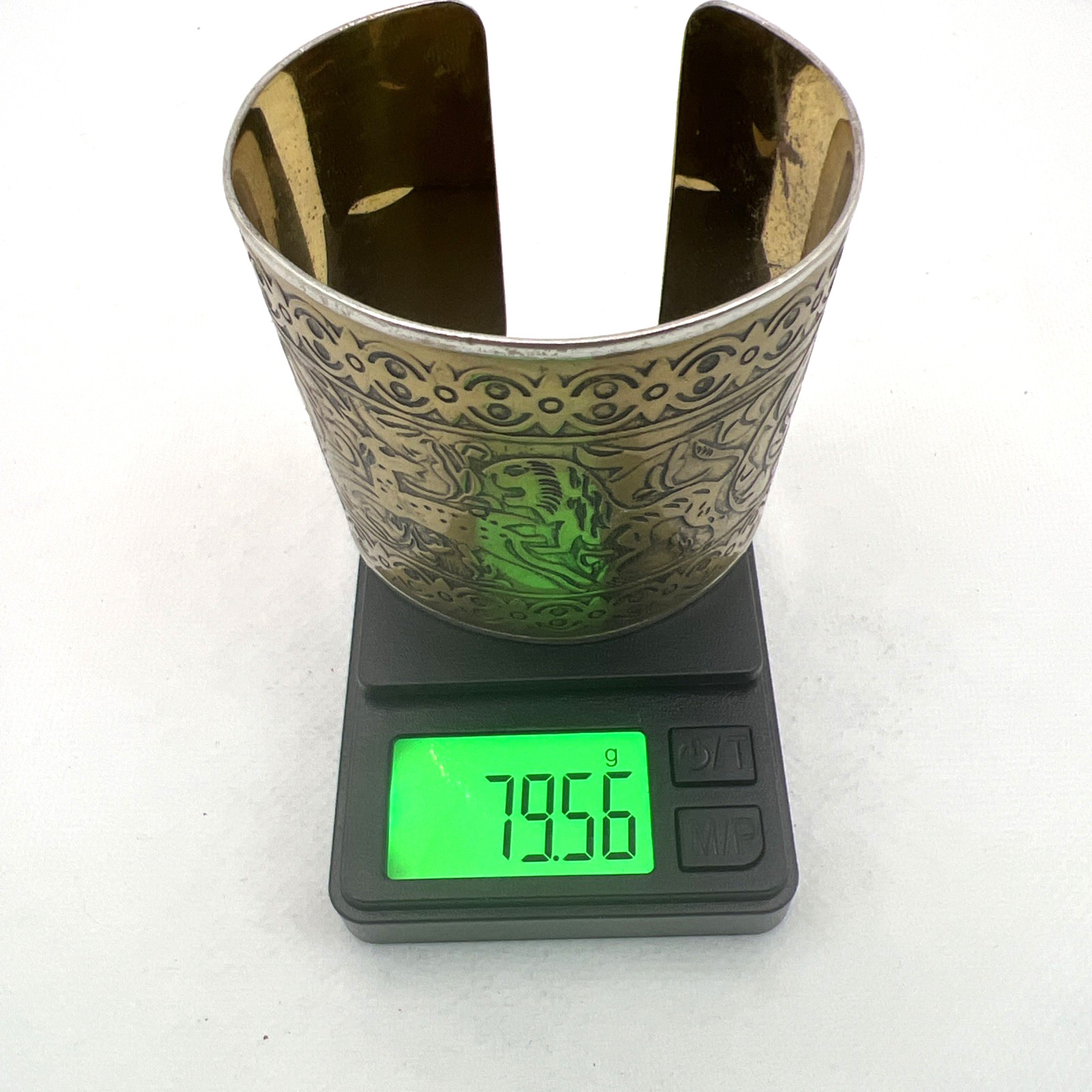 Vtg Amy Kahn Russell Cuff Bracelet Story Teller Hunting Scene Brutalist Signed