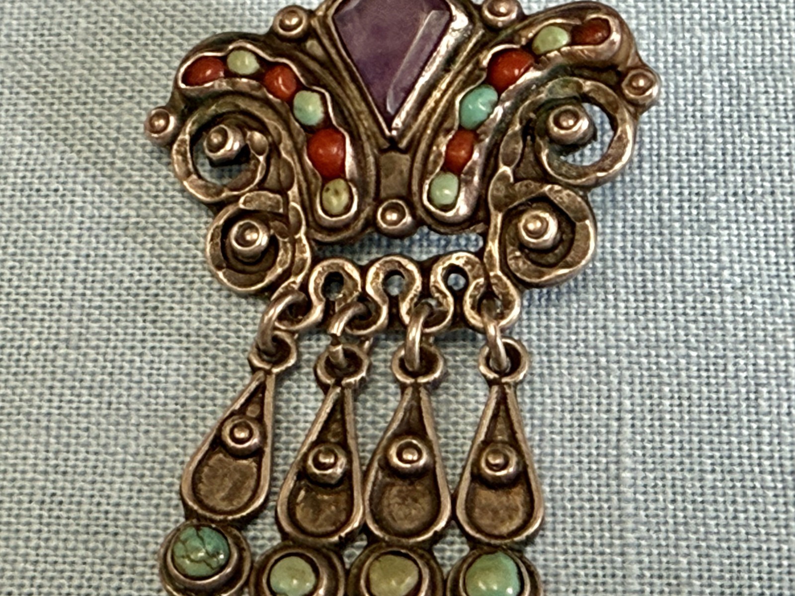 VTG ORNATE CORAL AMETHYST? SINGLE LG EARG TO BECOME GRAND PENDANT almost 2″ LONG