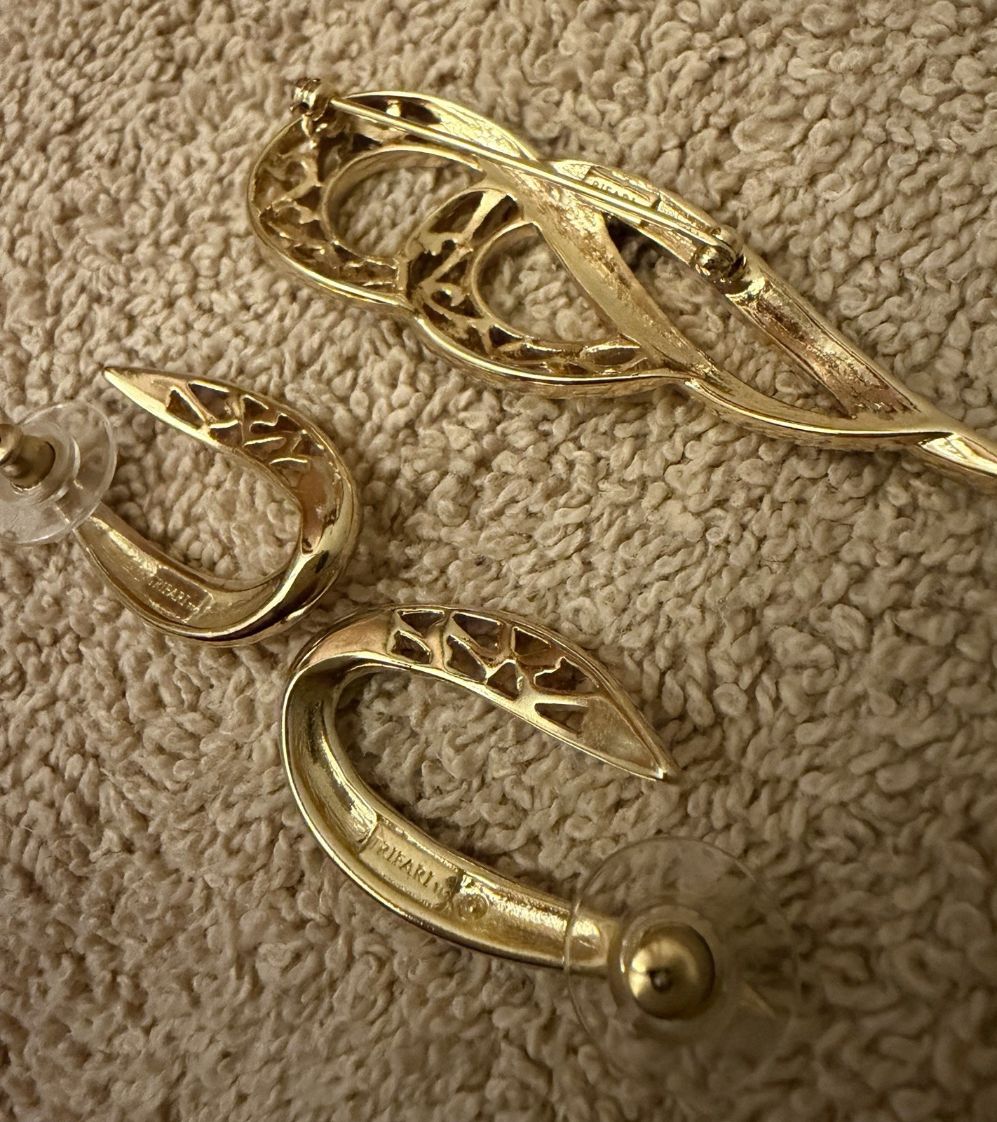 Vintage Trifari Filigree Brooch Pin + Stud Earrings (3pc Matching Set, Signed)