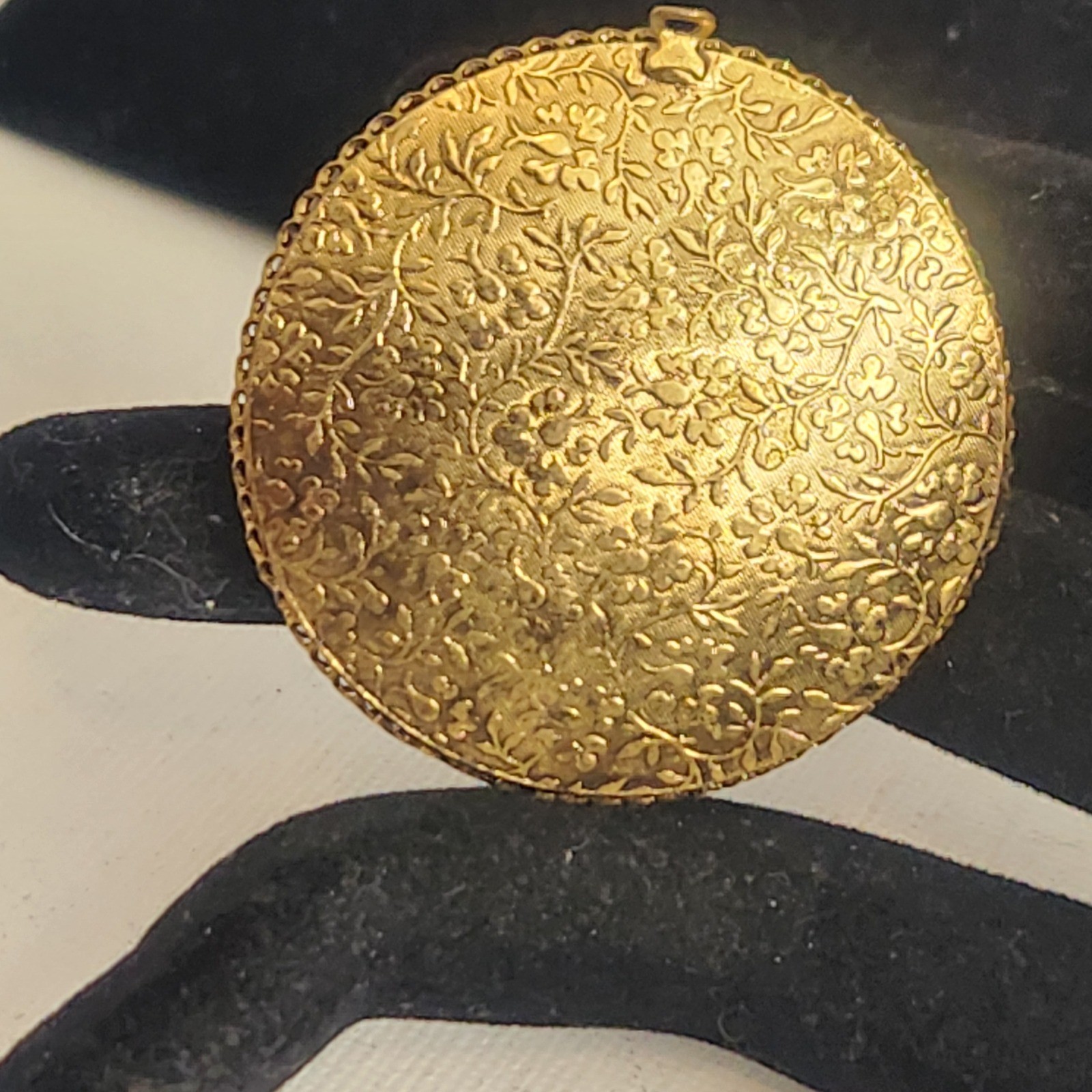 Antique Victorian Style Gold Tone Green Enamel Seed Pearl Round Floral pendant