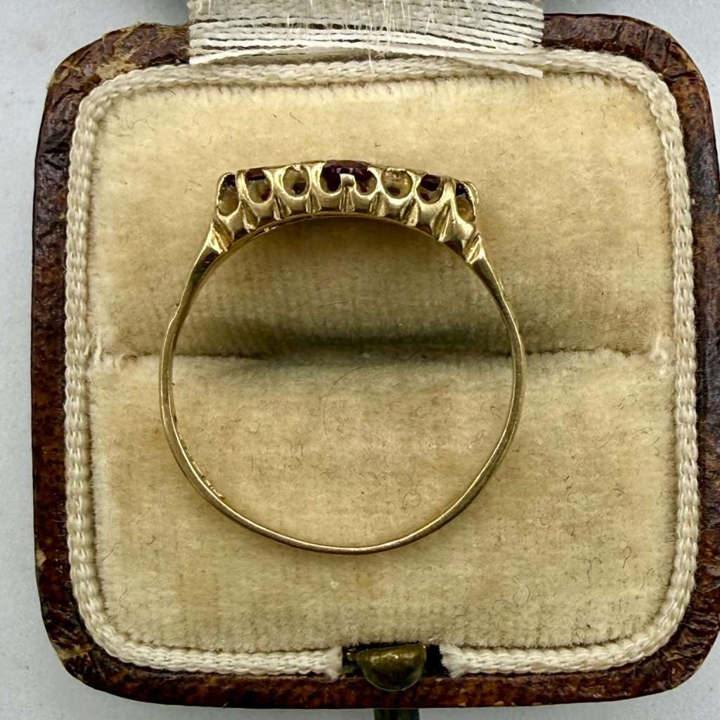 Vintage 9k Solid Yellow Gold Garnet Diamond Pierced Setting Ring, Size 7.25
