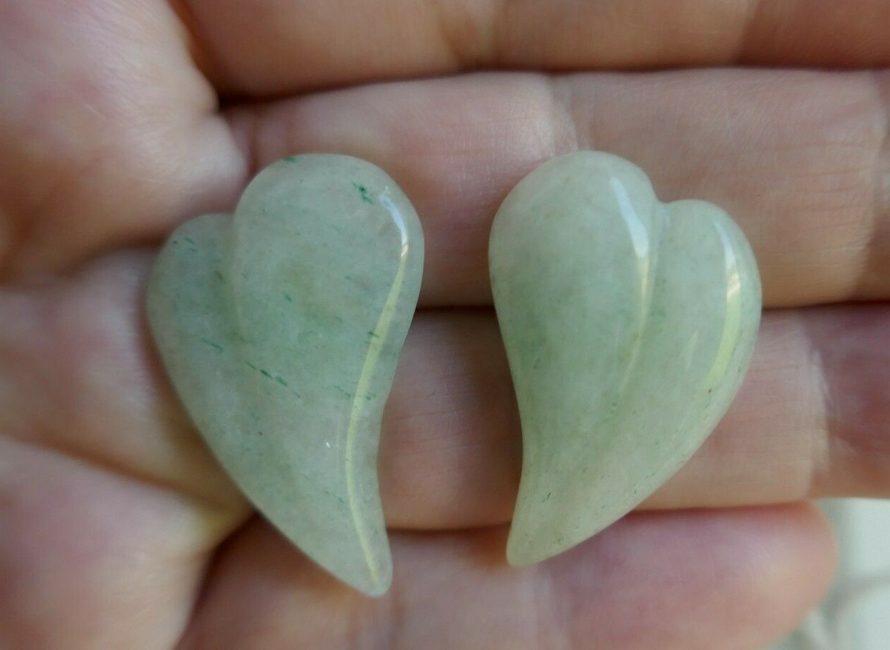 VTG 1980s Green Aventurine 30mm Curved Heart Shaped Pierced Earrings 1 + 1/8″ L