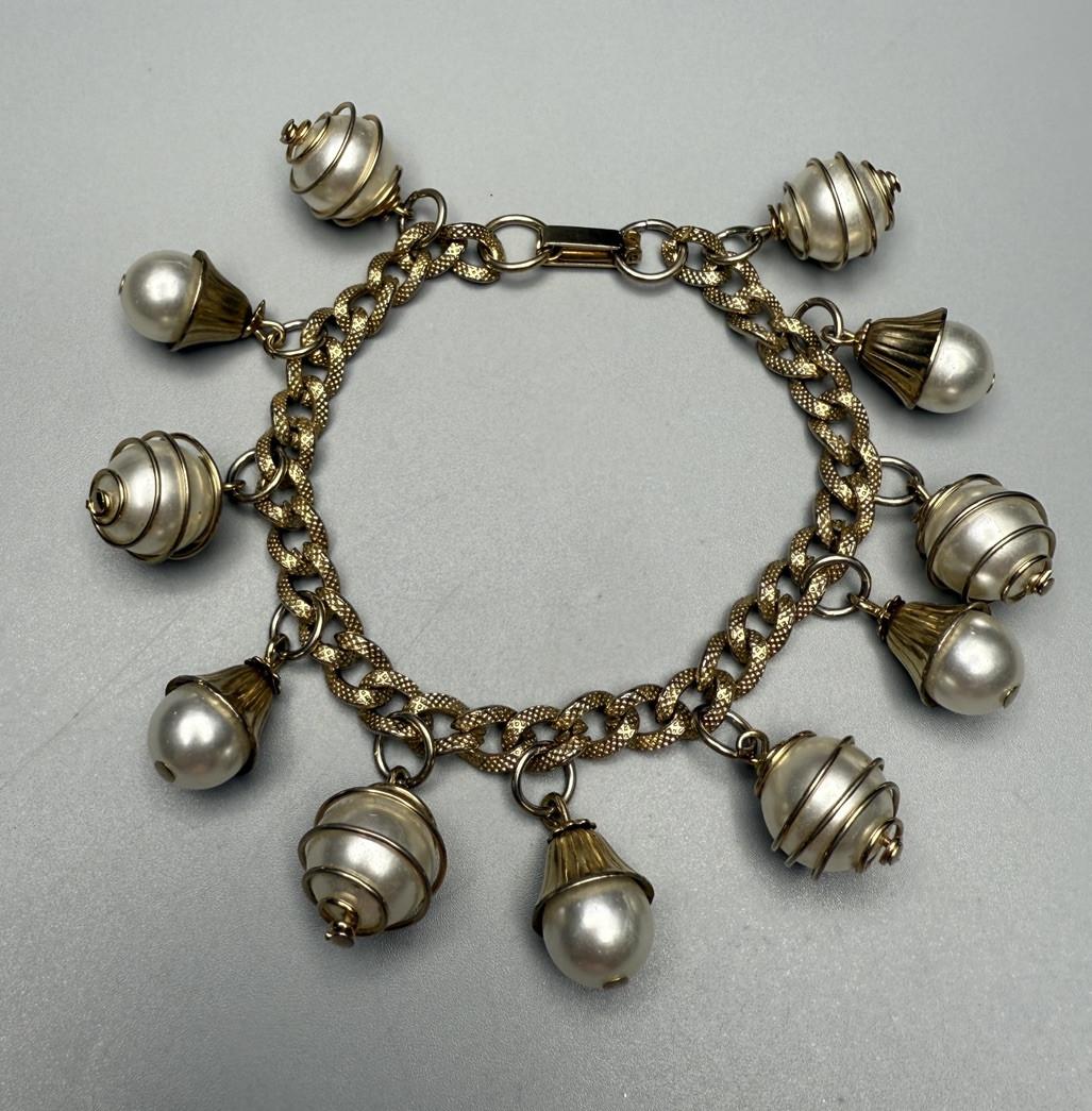 Charm Bracelet Gold Tone Bead Dangle Faux Pearl Wire Wrapped 7.25” VTG Cha Cha