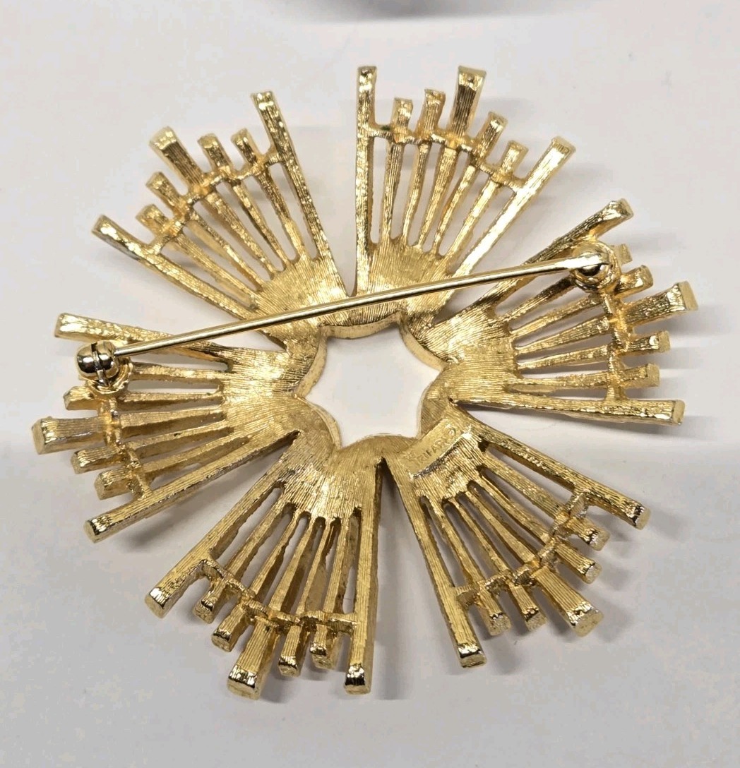 Vintage Crown Trifari 1960’s Mid Century Brutalist Starburst Brooch EXCELLENT