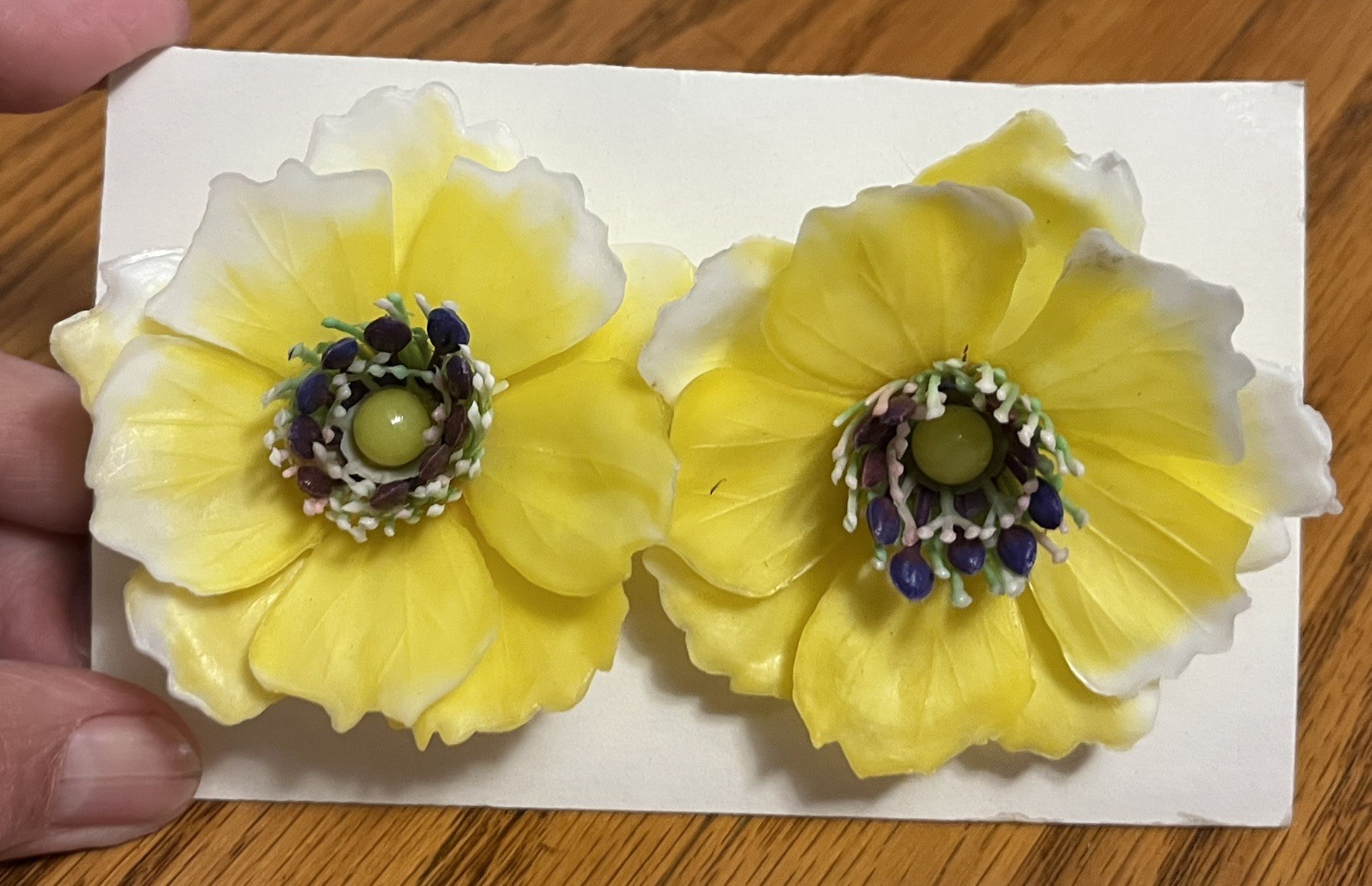Vtg 40’s Large Plastic Yellow Poppy Flower Clip-on Earrings
