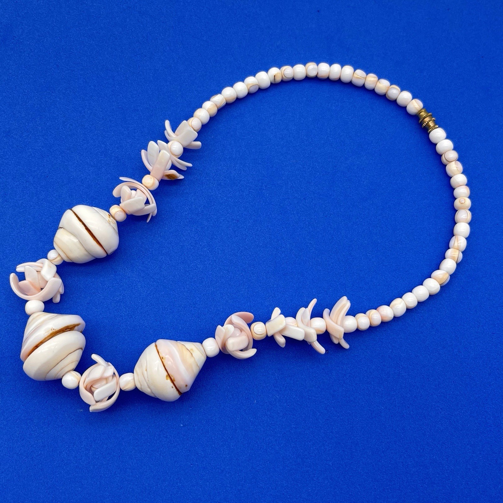 Vintage Pink Shell Necklace Choker Carved Spindle Shells Boho Beach Ethnic 14″