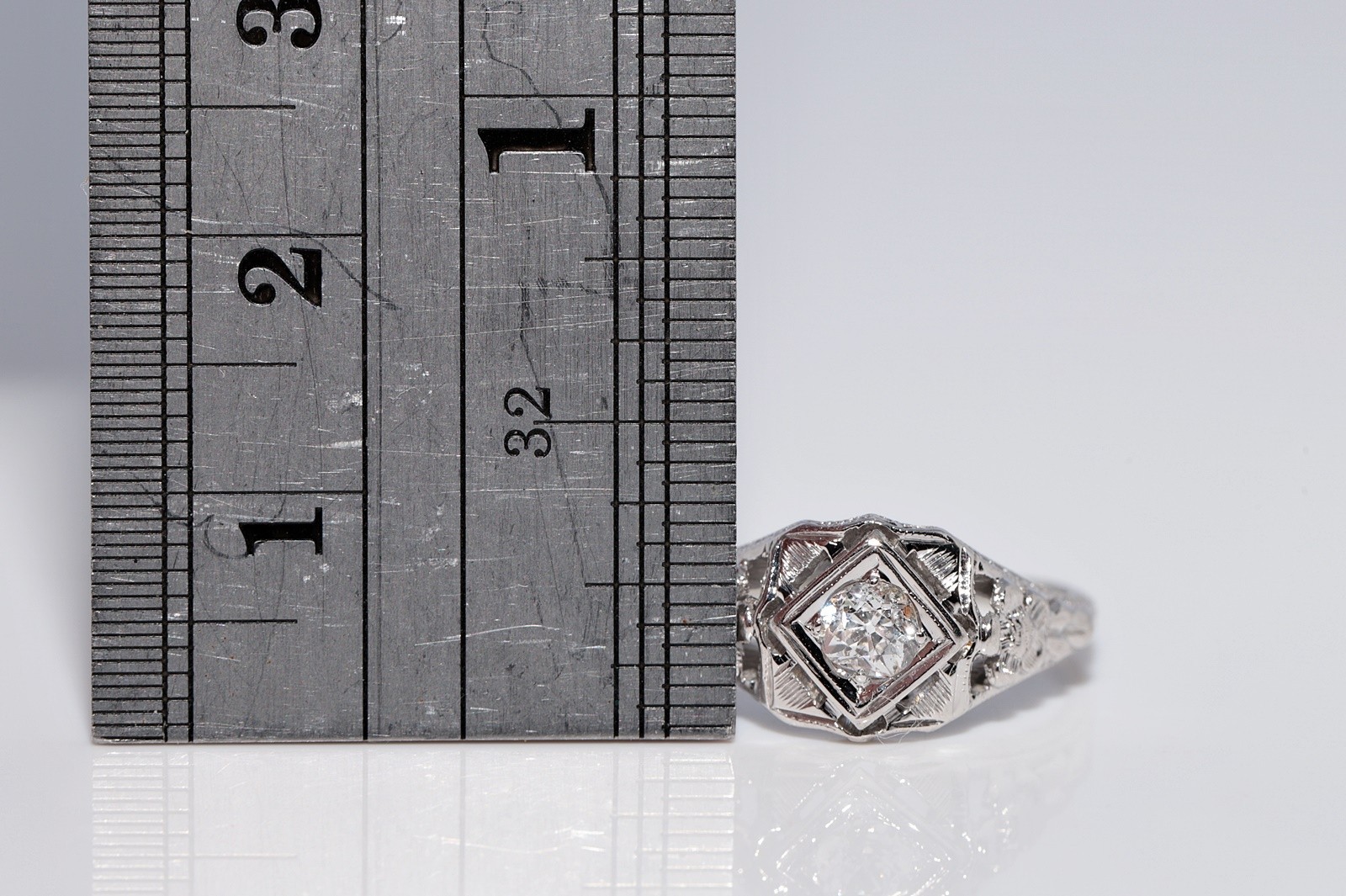 Antique Circa 1920s Handcrafted Art Deco 18k Gold Natural Diamond Ring