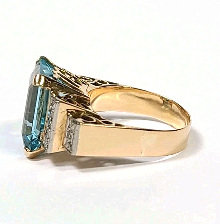 Vintage Yellow Gold Large 9 Carat Blue Topaz and Diamond Ring Size 7.25