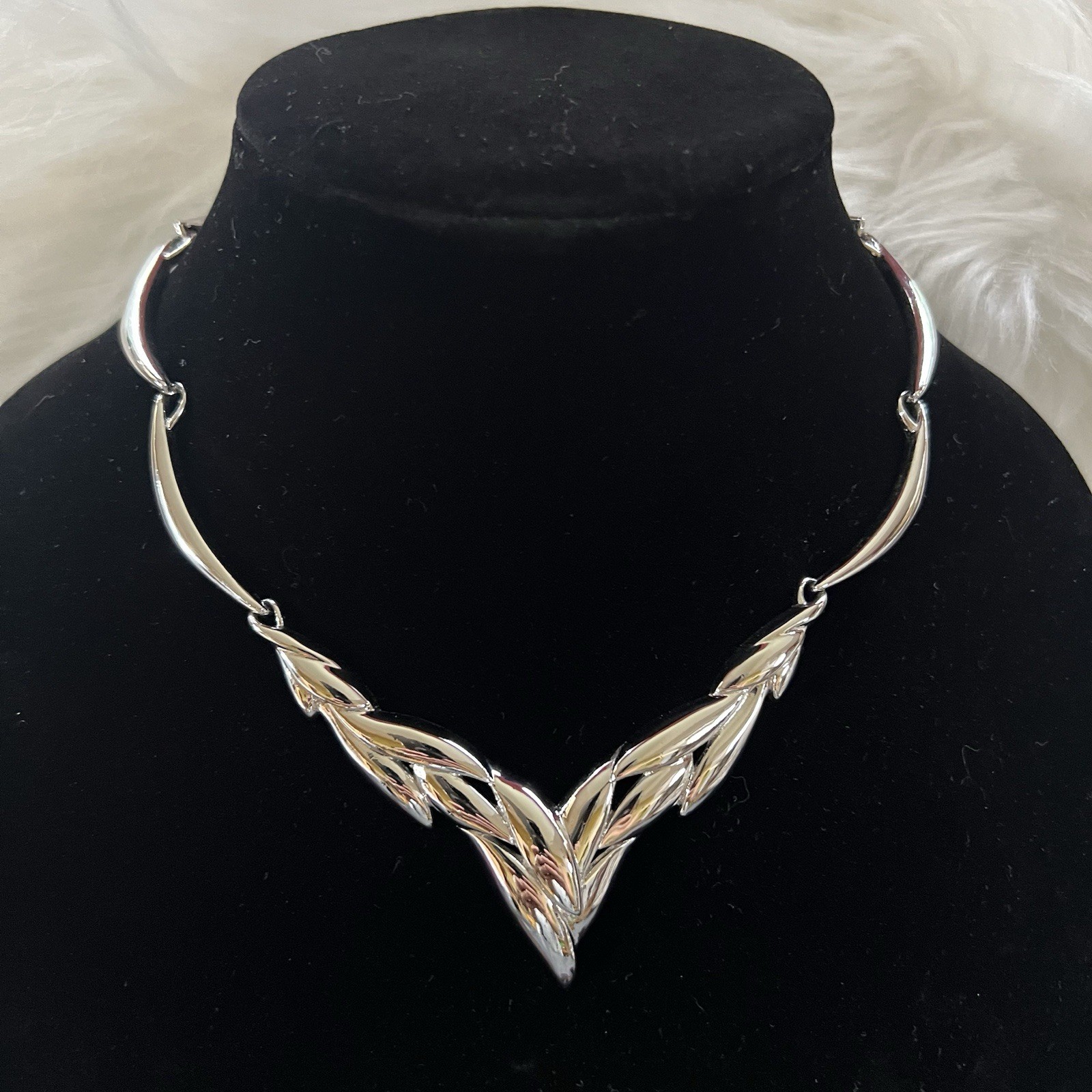 Vintage Modernist Leaf V 15” Necklace Silver Tone 44g Artisan Minimalist Jewelry