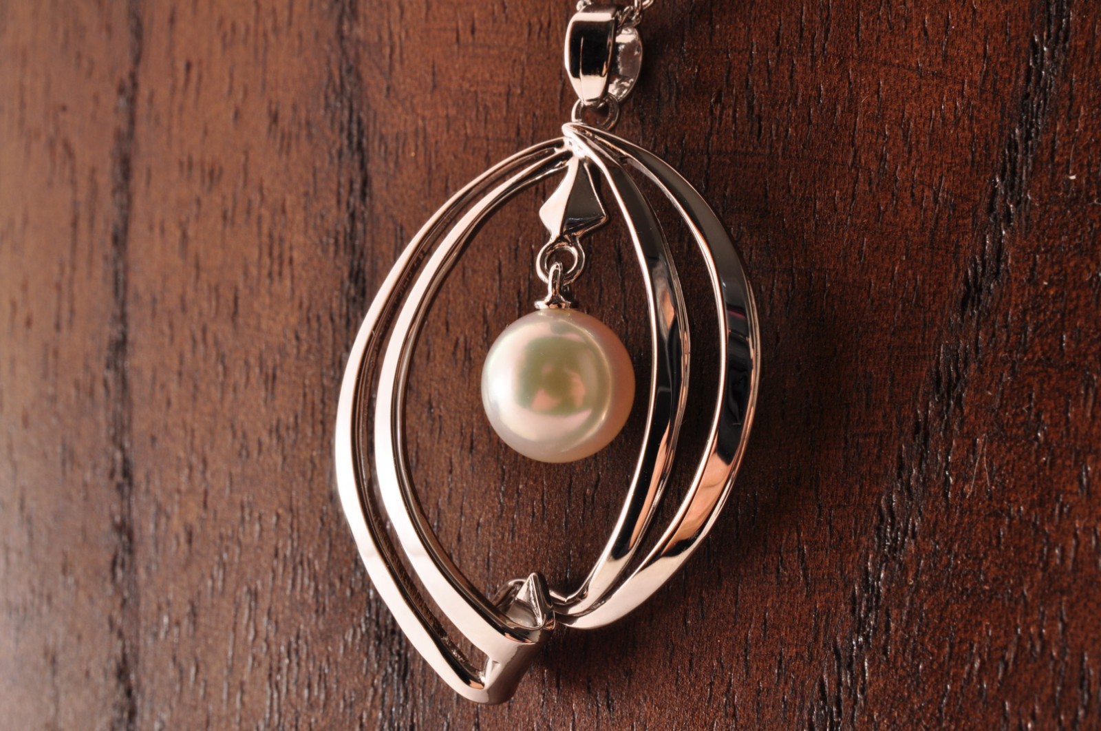 Near mint Japan brand “MIKIMOTO” Akoya pearl pendant 925 silver (total 18.7ct).