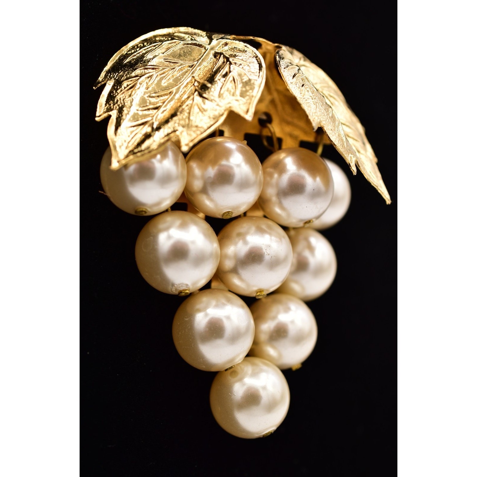 Vintage Grapes Pin Brooch Grapevine Imitation Pearl Gold Leaf Chunky 1990s BinAJ
