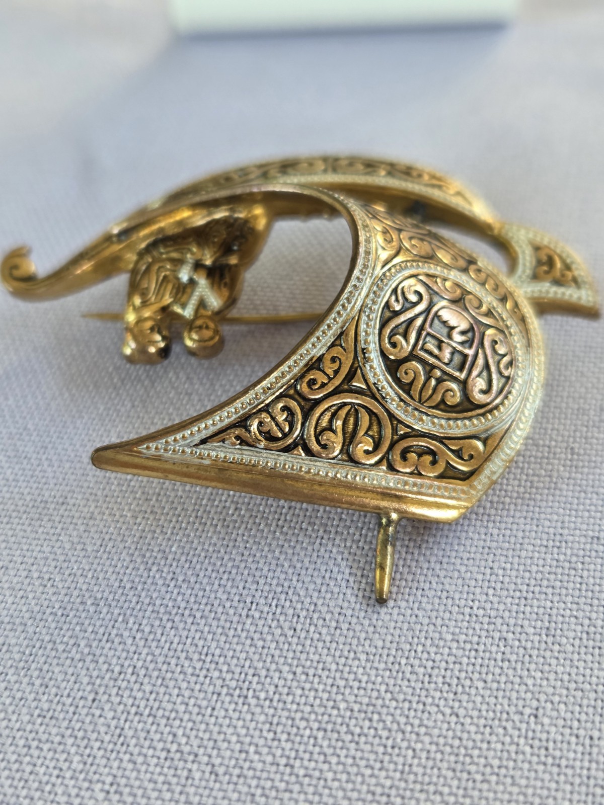 Spanish Damascene Sail Boat Brooch Women’s Vintage Gold Tone Pin Ship Jewelry