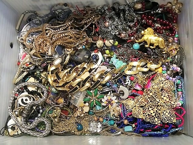 Vintage – Mod Jewelry Pieces Craft Lot Jewelry Making Parts Tangles Some Good In