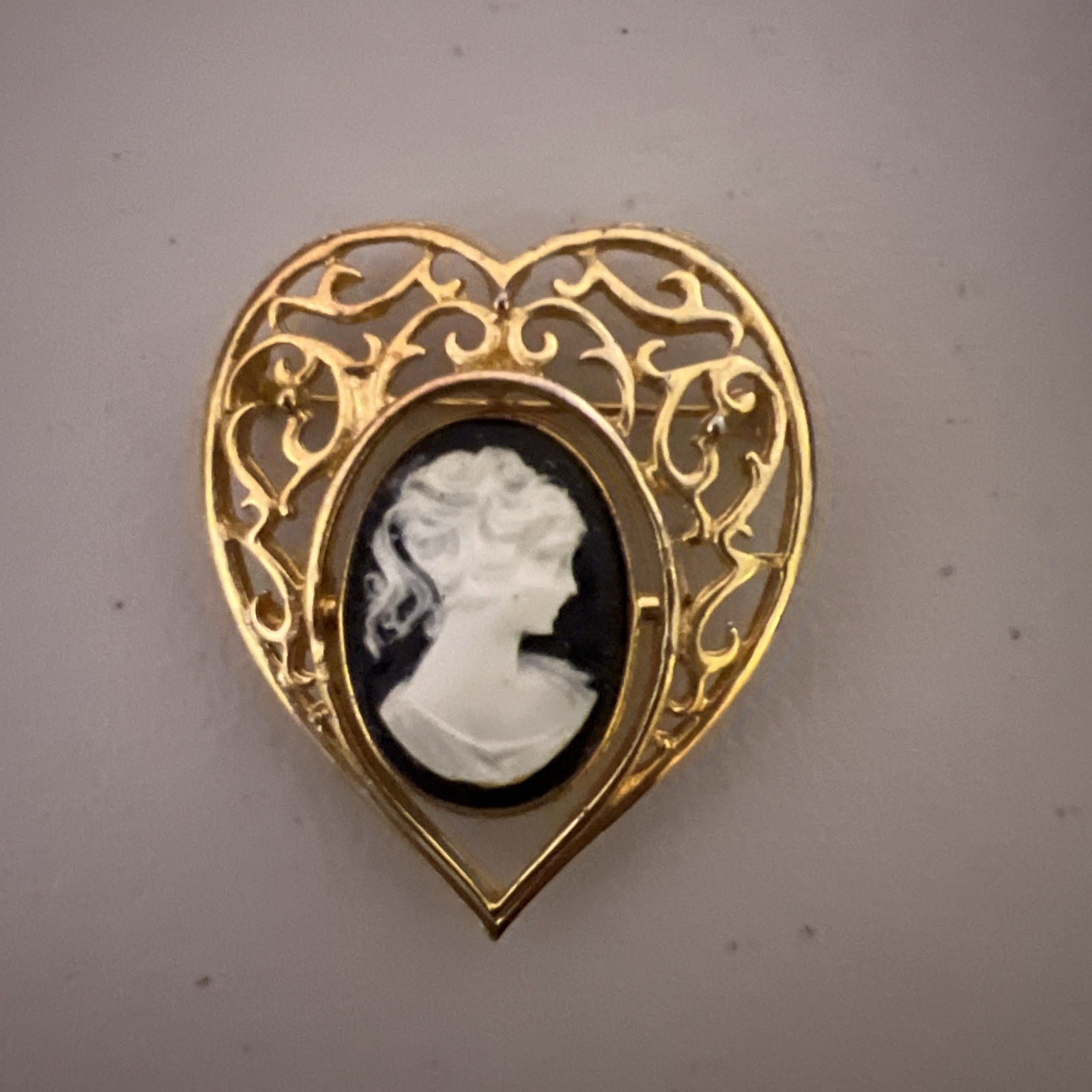 Reversible Brooch Or Pendant Faux Pearl or Cameo GoldTone Heart Shape 2″ X 1.5”