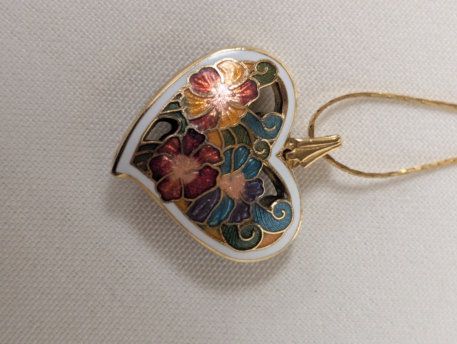 Vintage Cloisonne Puffy Two Sided Heart Floral Pendant Gold Toned Chain Necklace