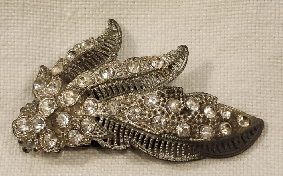 Vintage Art Deco Dress Clip – Silver Tone w/ Rhinestones & Filigree 2″ x 1.5″