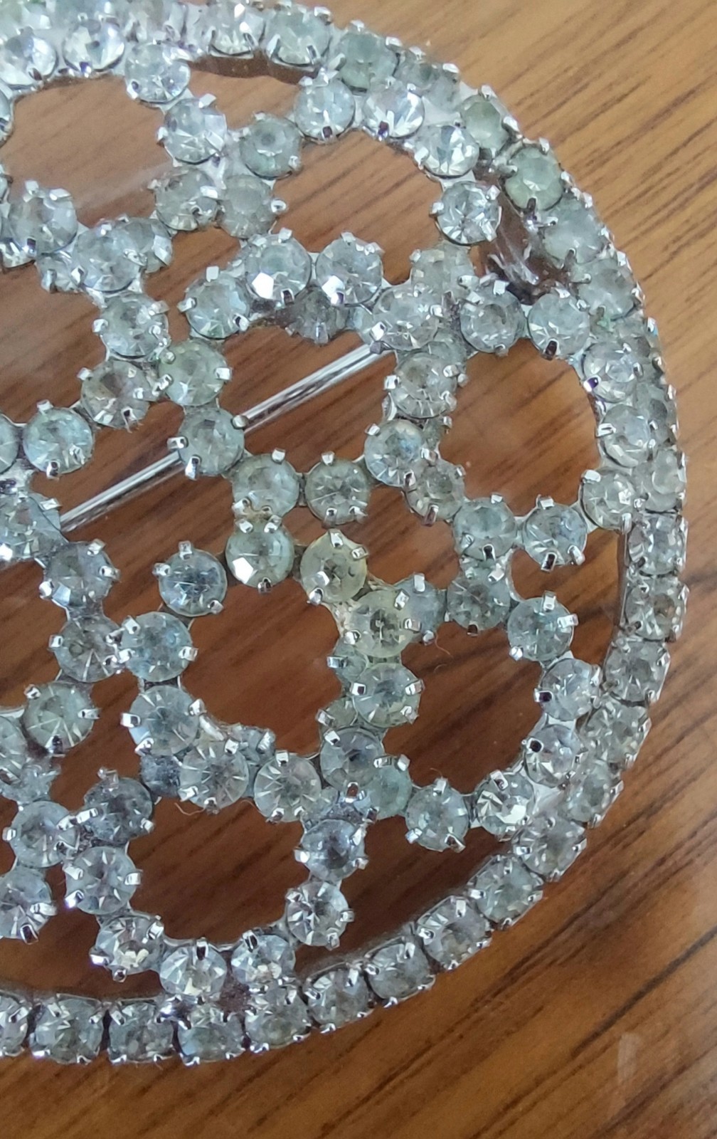 Vintage Rhinestone Snowflake Brooch Clear Stones Approximately 2″ Working Clasp