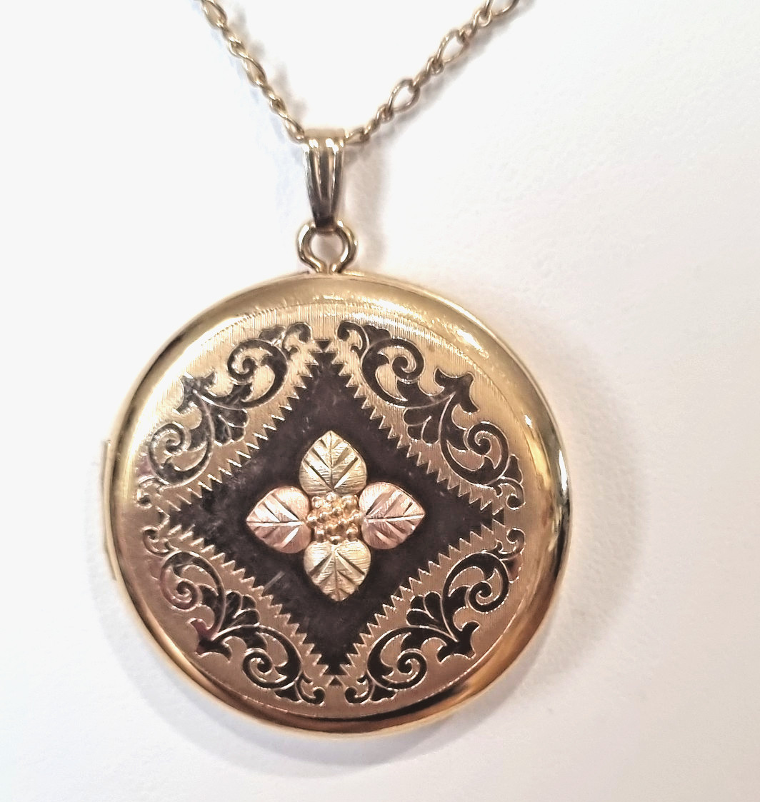 Vintage 14k Gold Fill Locket Black Hills 10k 12k Solid Trim USA made See Video