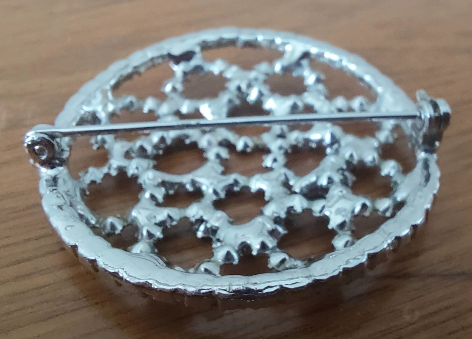 Vintage Rhinestone Snowflake Brooch Clear Stones Approximately 2″ Working Clasp