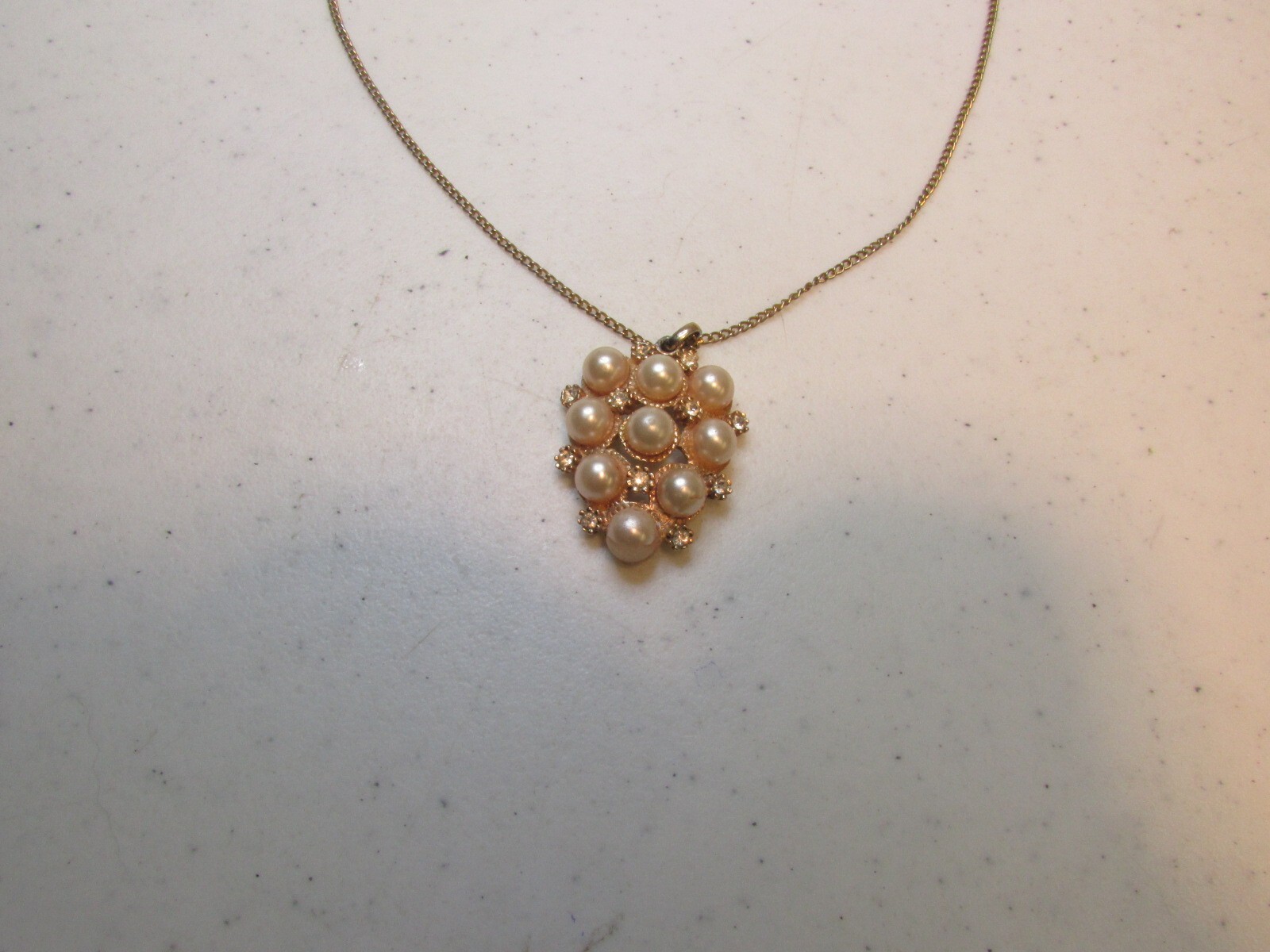 Gold Toned Rope Chain Pearl Necklace 19 3/4″ chain & 2 1/2″ Pearl Cluster