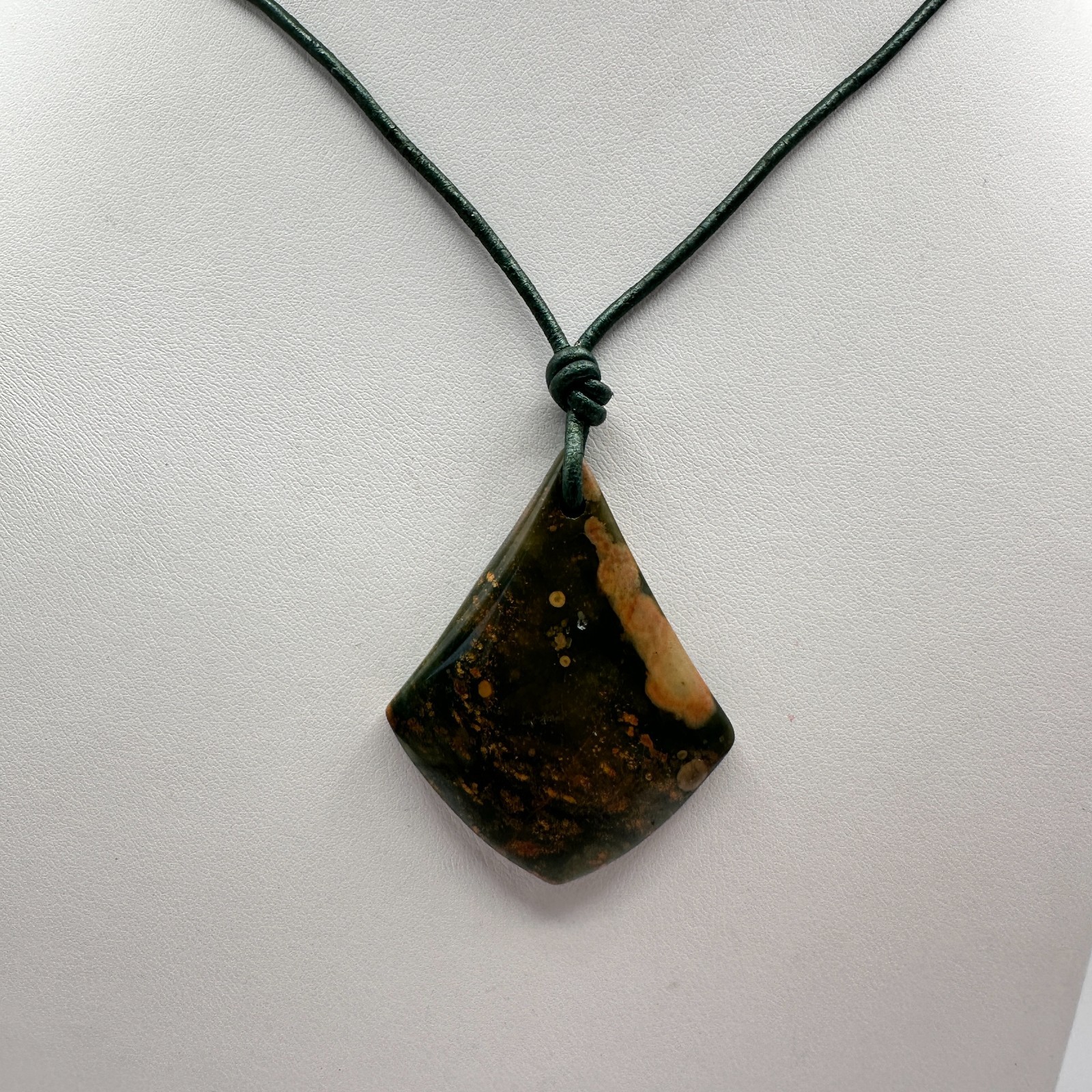 Vintage 90s Green Lozenge Jasper Pendant Necklace Rustic Tone Women’s Jewelry