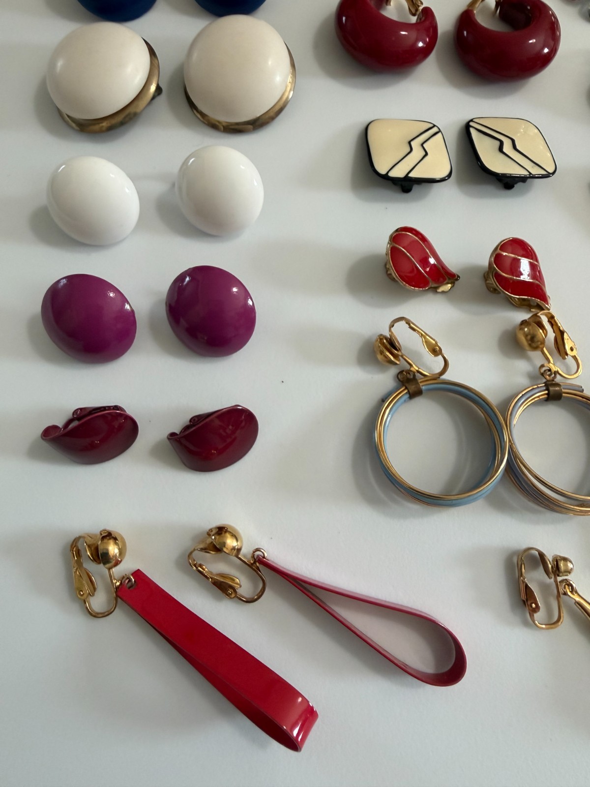 Lot of 35 Vintage Clip Earrings Resin Enamel Beaded Plastic Ceramic Shell Metal