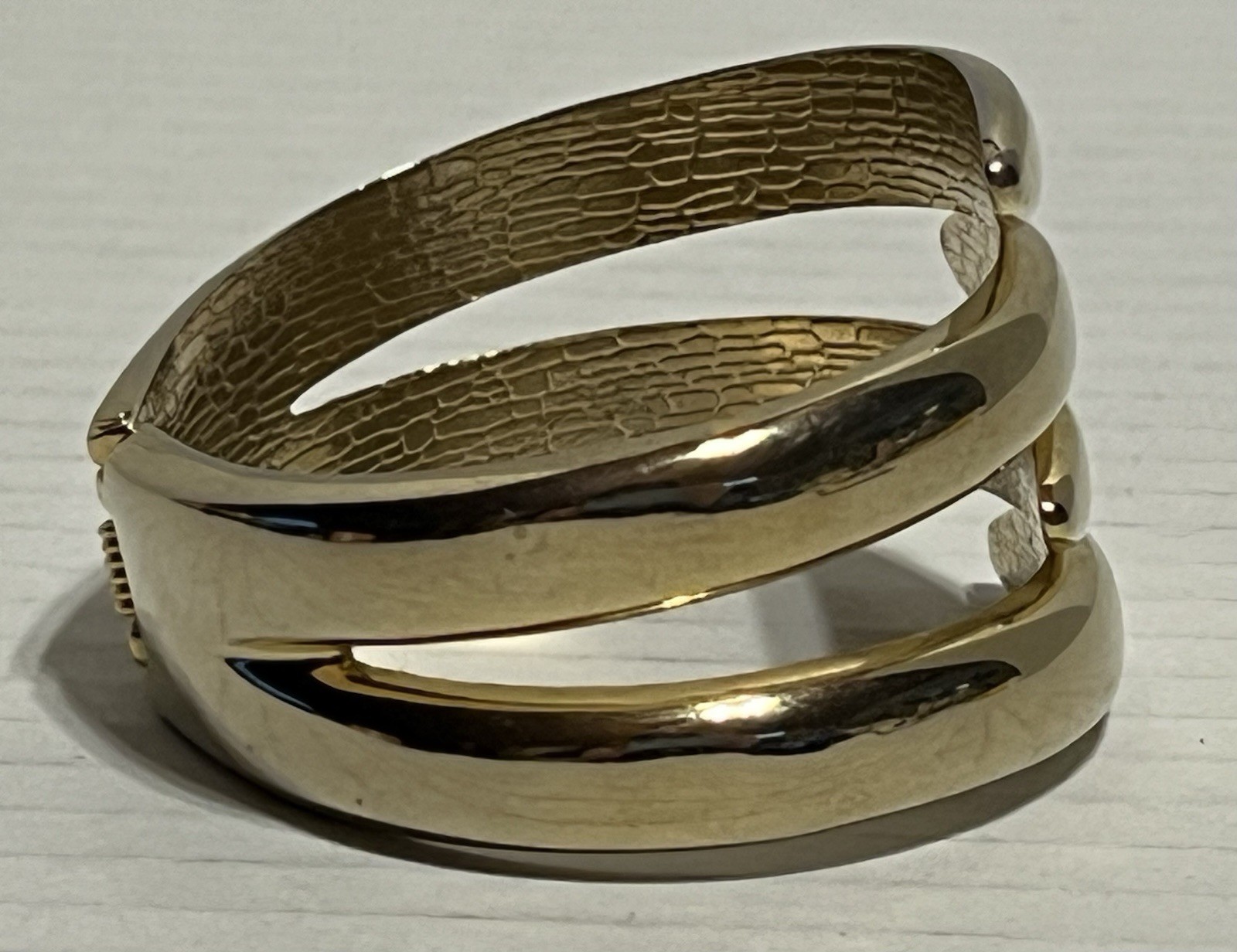 Hinged Clamper Bracelet Gold Tone Top Opening 2 Row Entwine Design Chunky Small