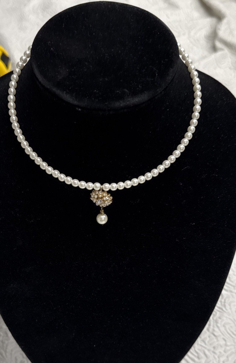 VINTAGE ANNE KLEIN Signed Faux Pearl Collar DESIGNER NECKLACE Sunburst Pendant