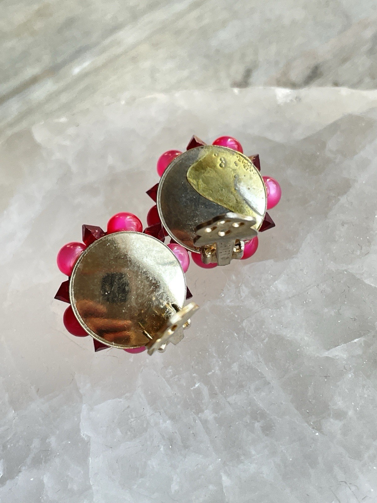 VTG Lisner Fuchsia Pink Bead Red AB Cluster Clip On Midcentury Earrings