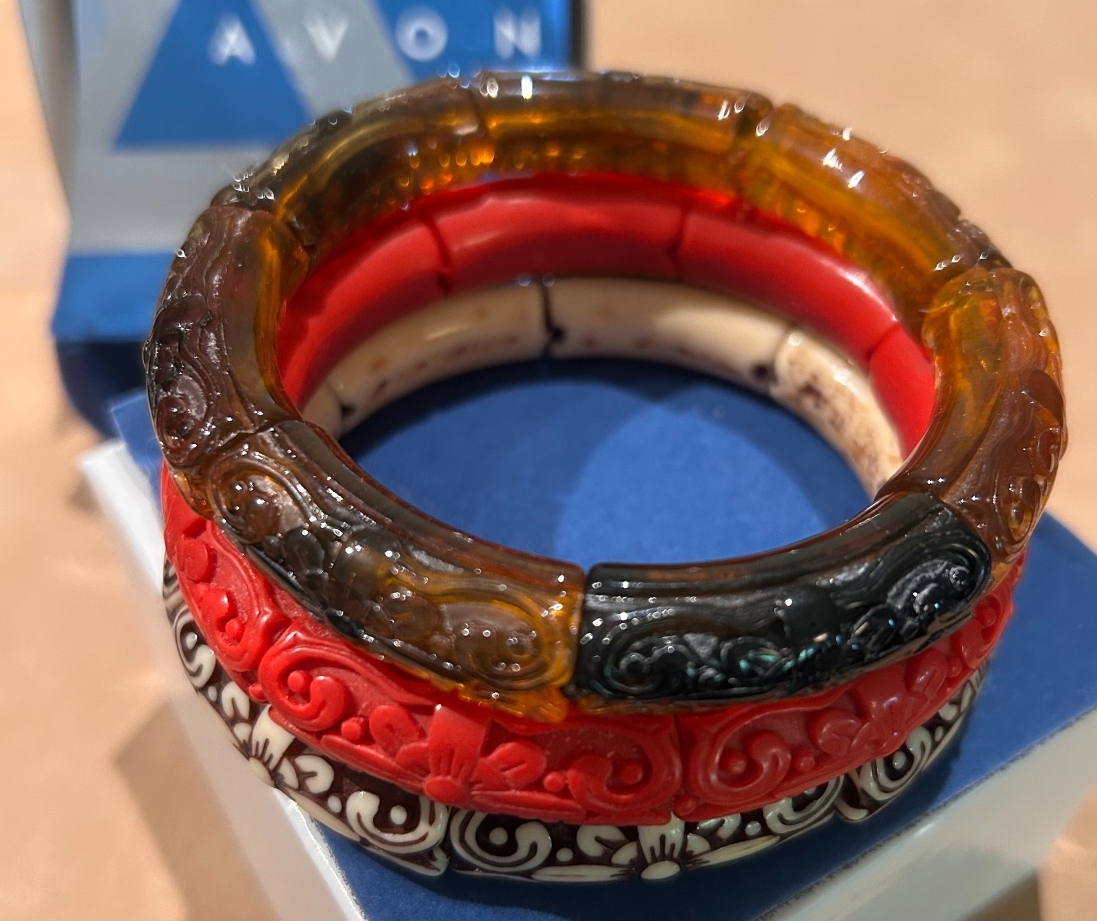 AVON Vintage Bangle Bracelet Set 3 Carved Acrylic Cinnabar Amber Cream Color NIB