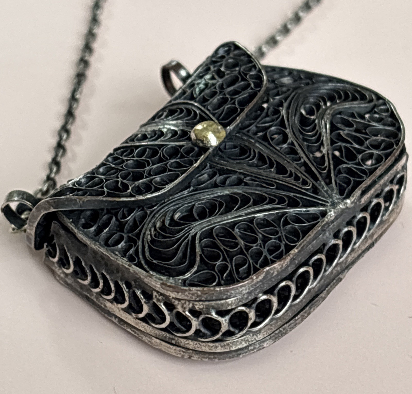 VTG SilverPlated Filigree Purse/Bead Necklace Patina Coin Purse Pendant Necklace
