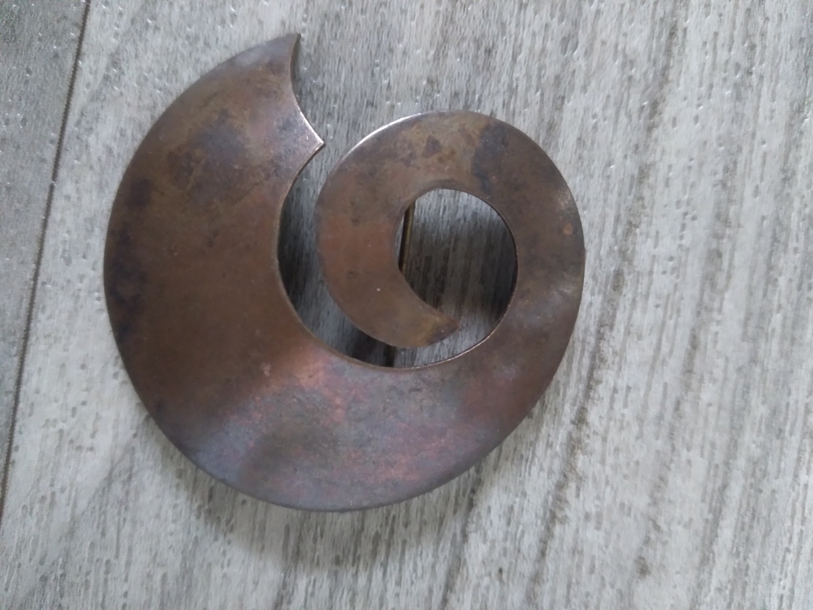 Metal Swirl Brass Brooch Vintage 2in