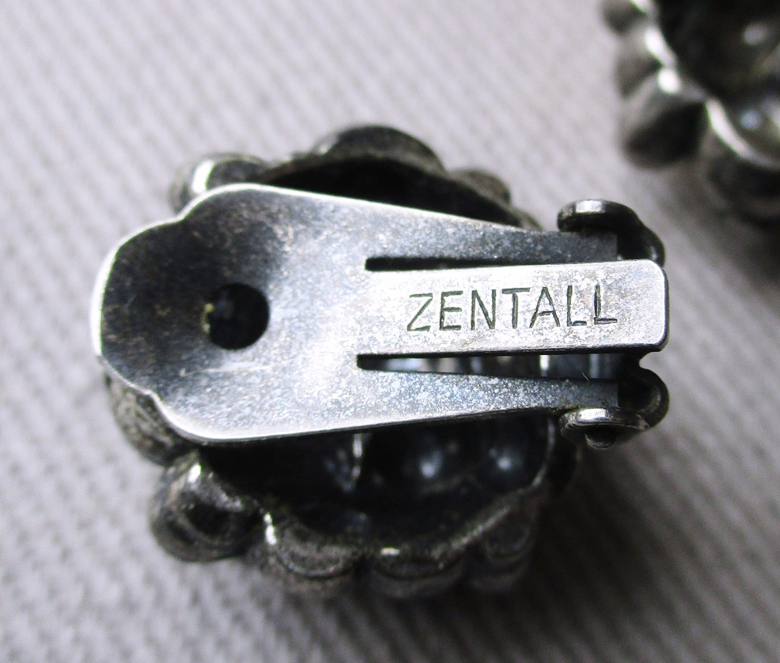 Vintage MCM Robert Zentall Silver Tone Modernist Brutalist Clip On Earrings